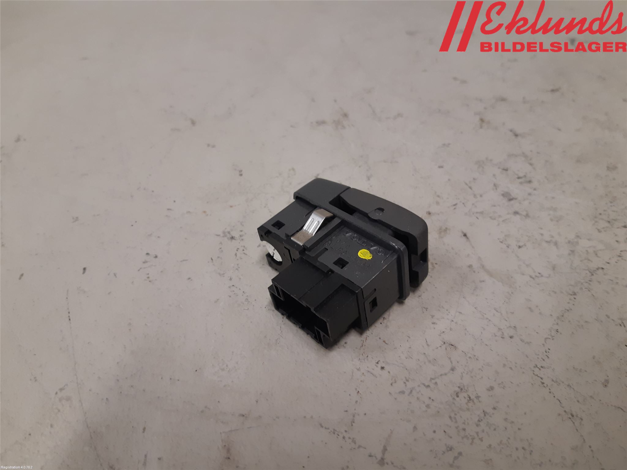 Volvo S70/V70/XC  97-00 Strömställare Elruta