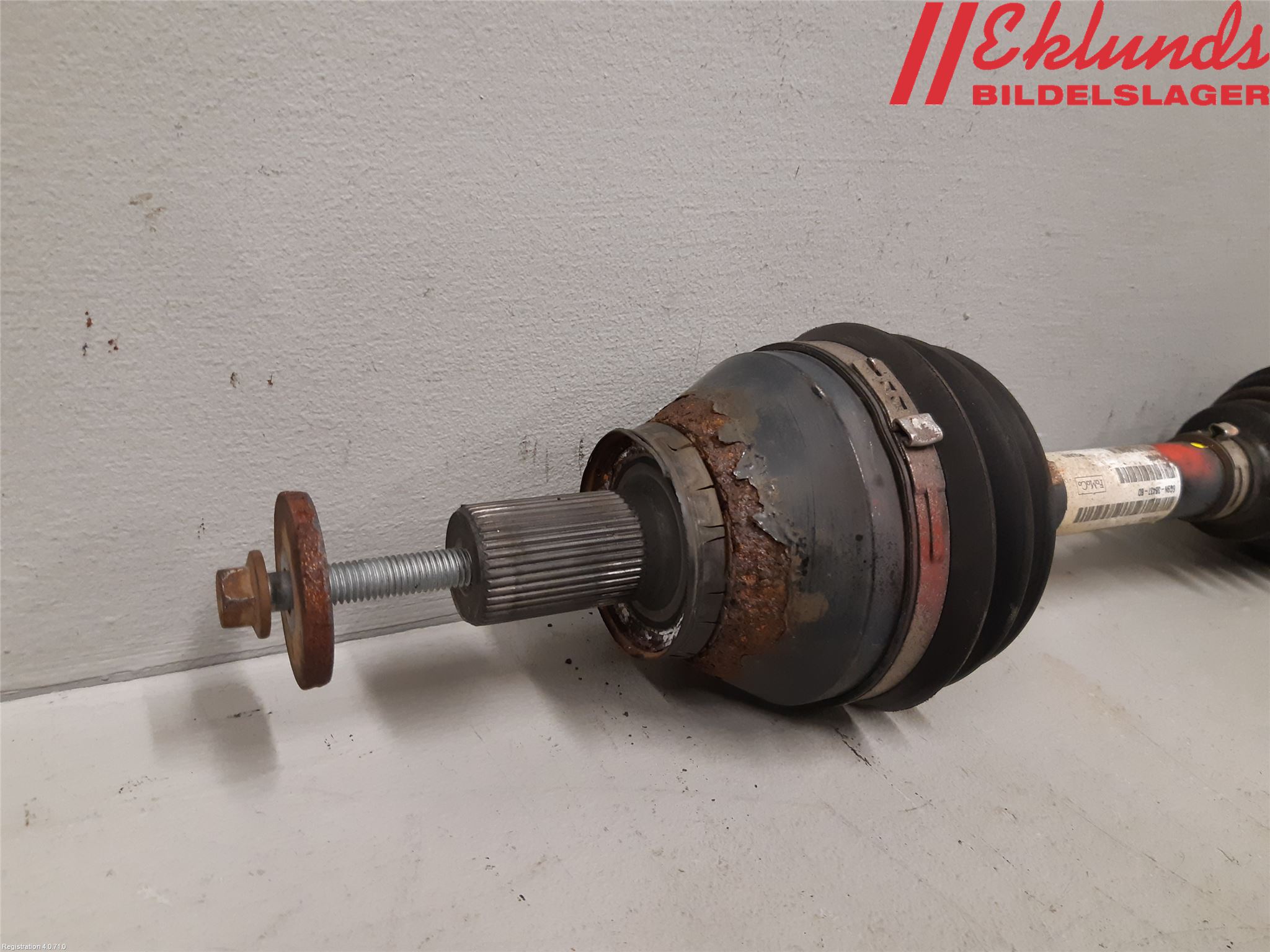 Volvo V70 08-13 Drivaxel Fram Vänster