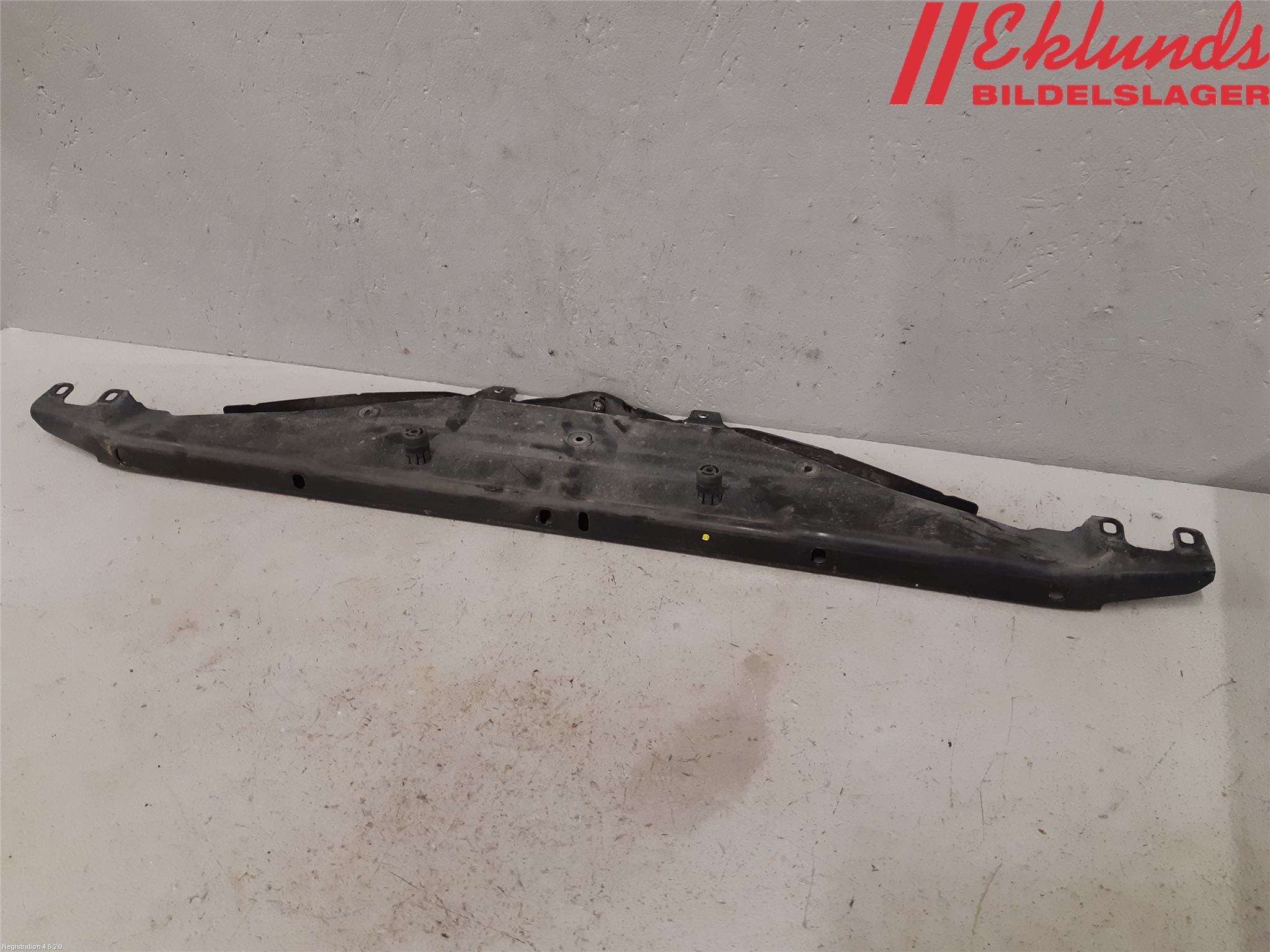 BMW 5 F10/F11/F18 09-17 Frontplåt