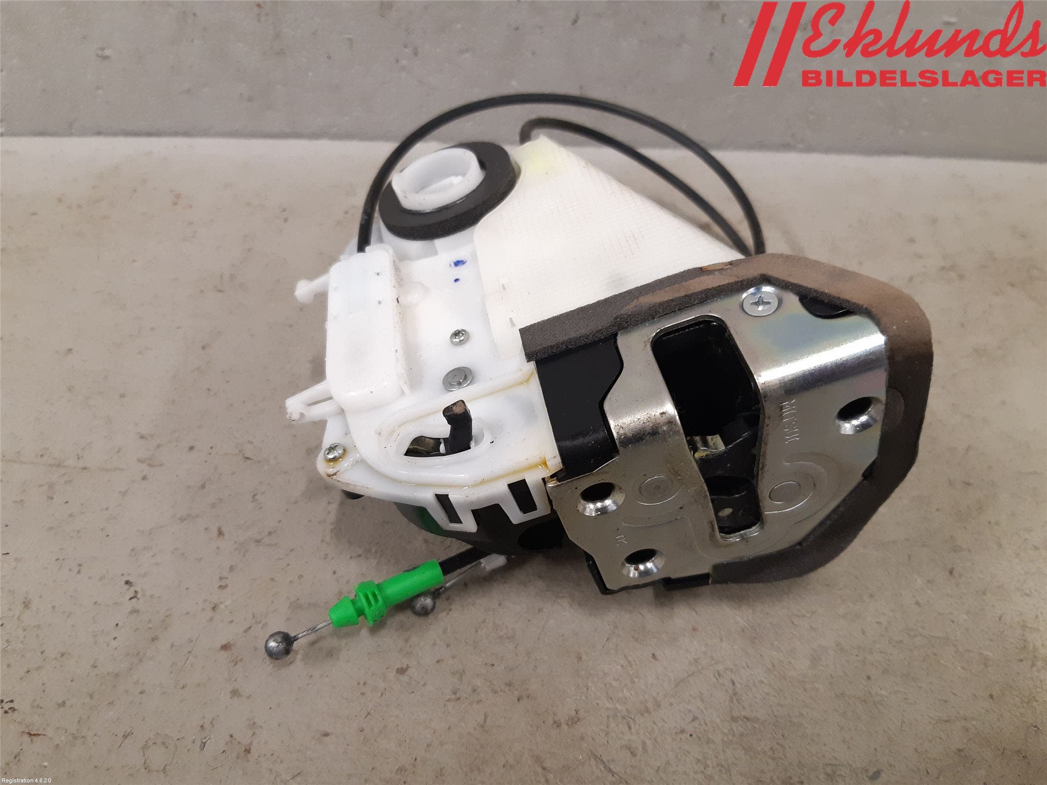 Toyota YARIS XP130 12-14 Låskista-Dörrlås