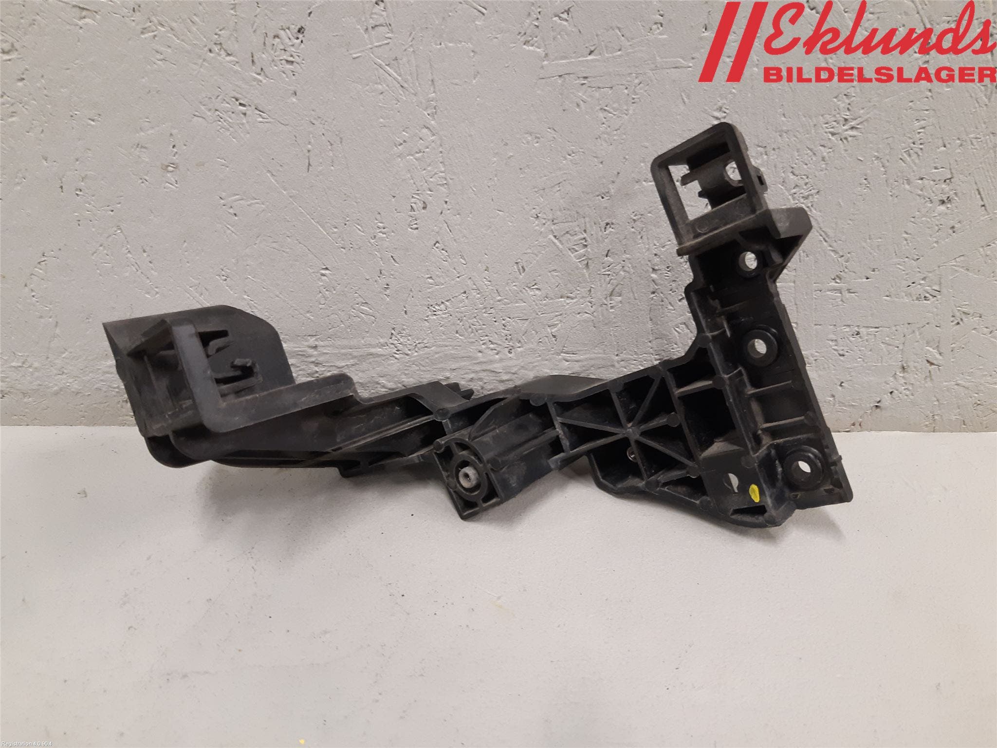 Kia CEED 12-18 Strålkast Fästsarg