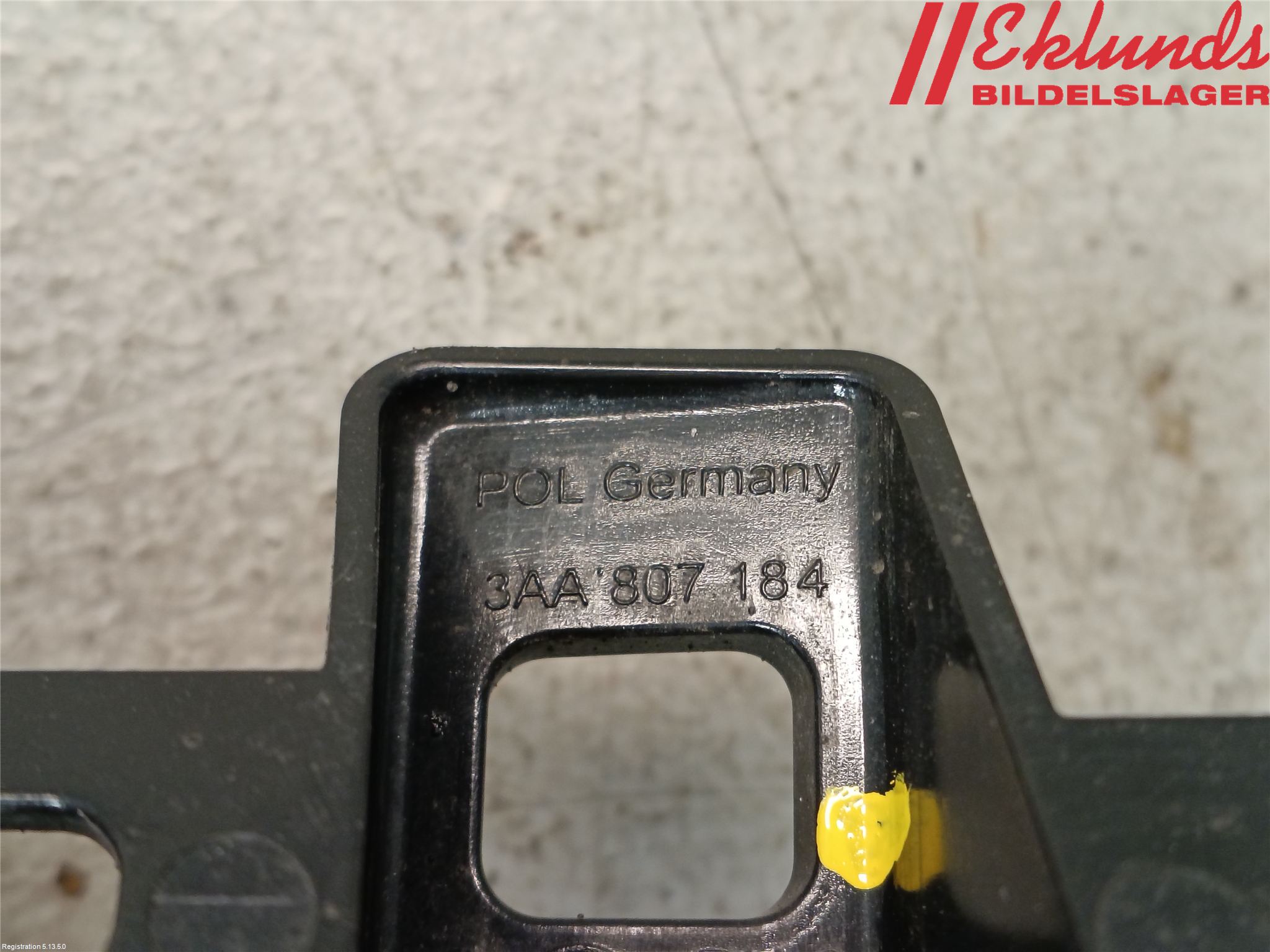Volkswagen VW PASSAT 11-14 Stötfångarfäste Fram Hö