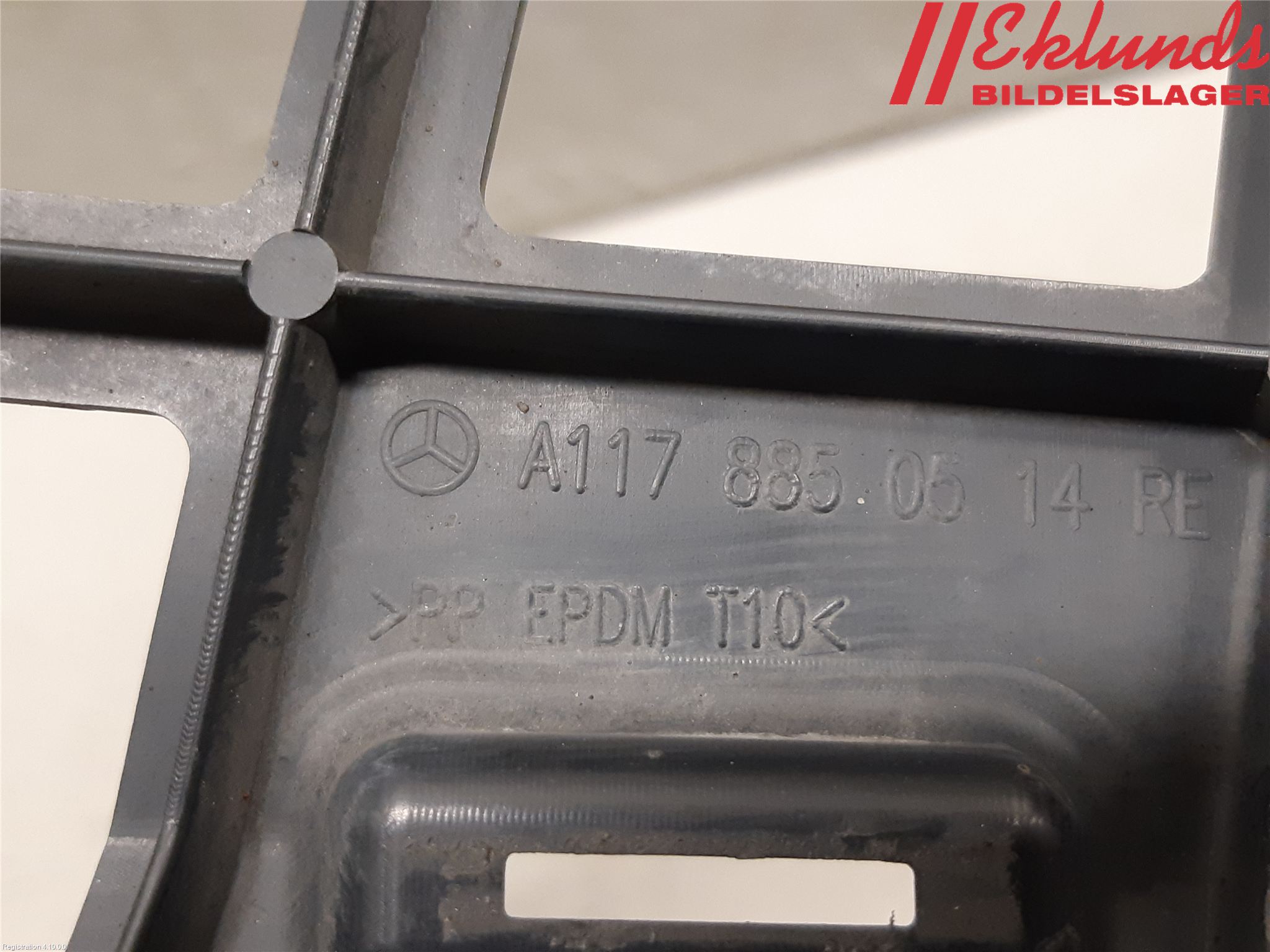 Mercedes-Benz MB CLA-KLASS (C117/X117) 13-19 Stötfångarfäste Bak Hö