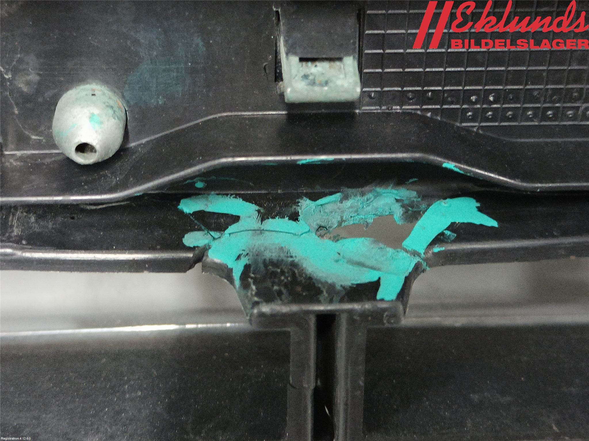 Volvo S60 05-10 Grill Komp