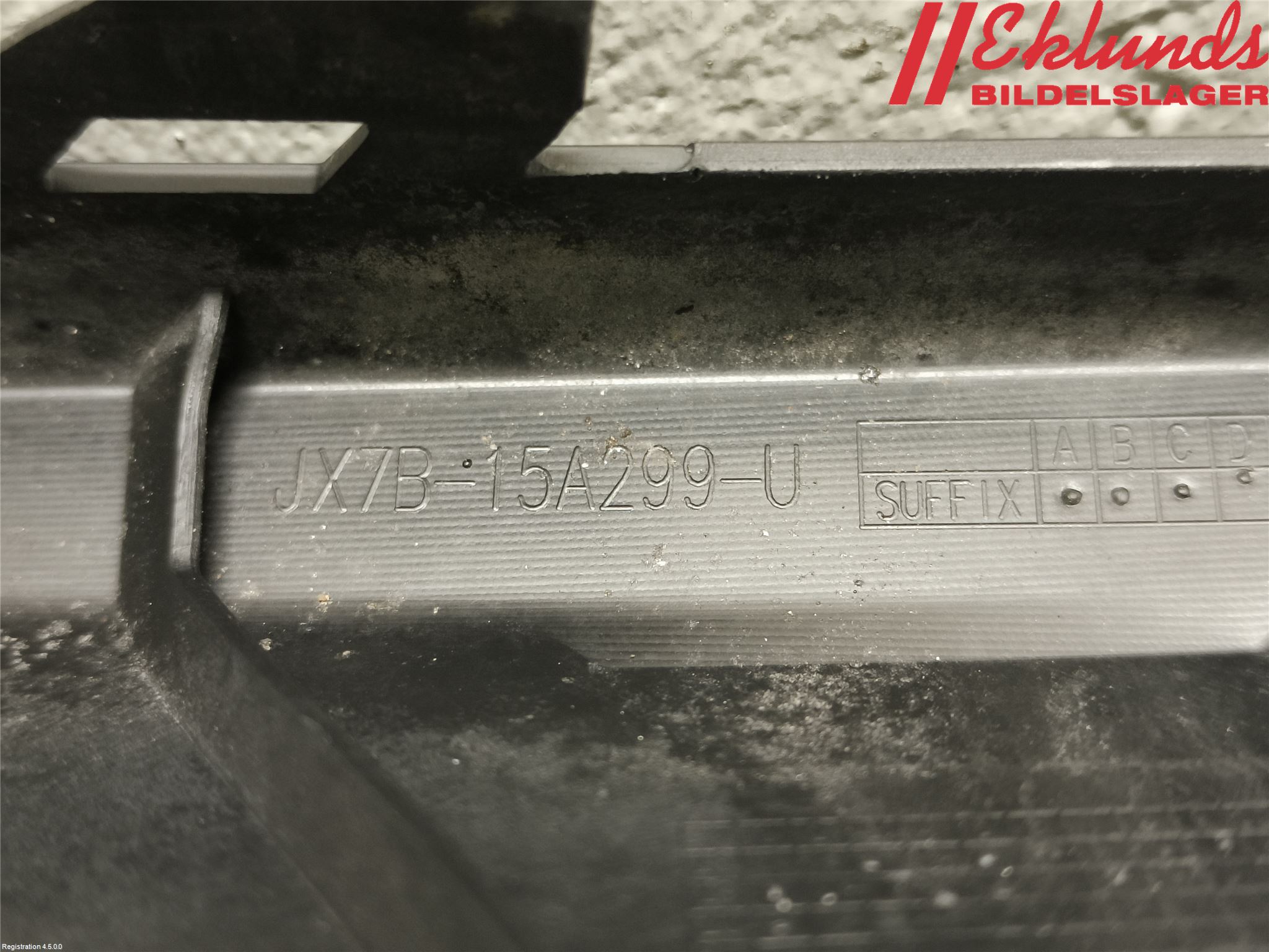 Ford FOCUS 19- Dimljussarg Fram