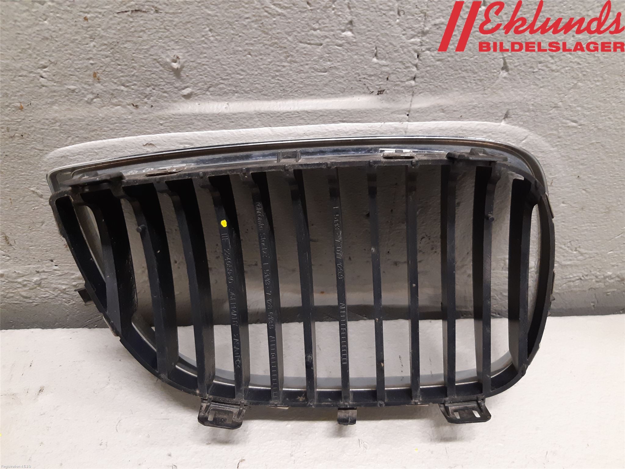 BMW 1 E87/81 5D/3D 03-11 Grilldel Vänster