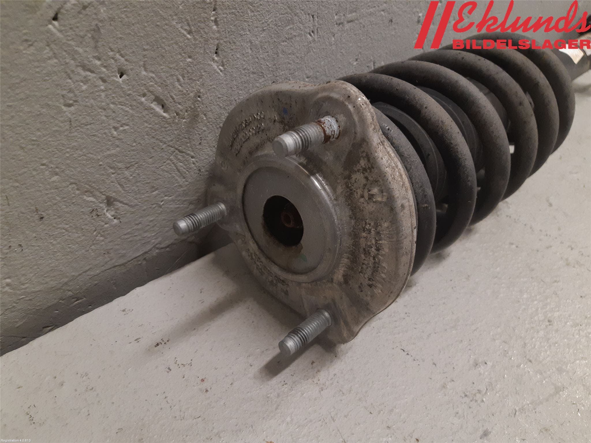 Mercedes-Benz MB C-KLASS (W205) 14-21 Fjäderben Fram Vänster