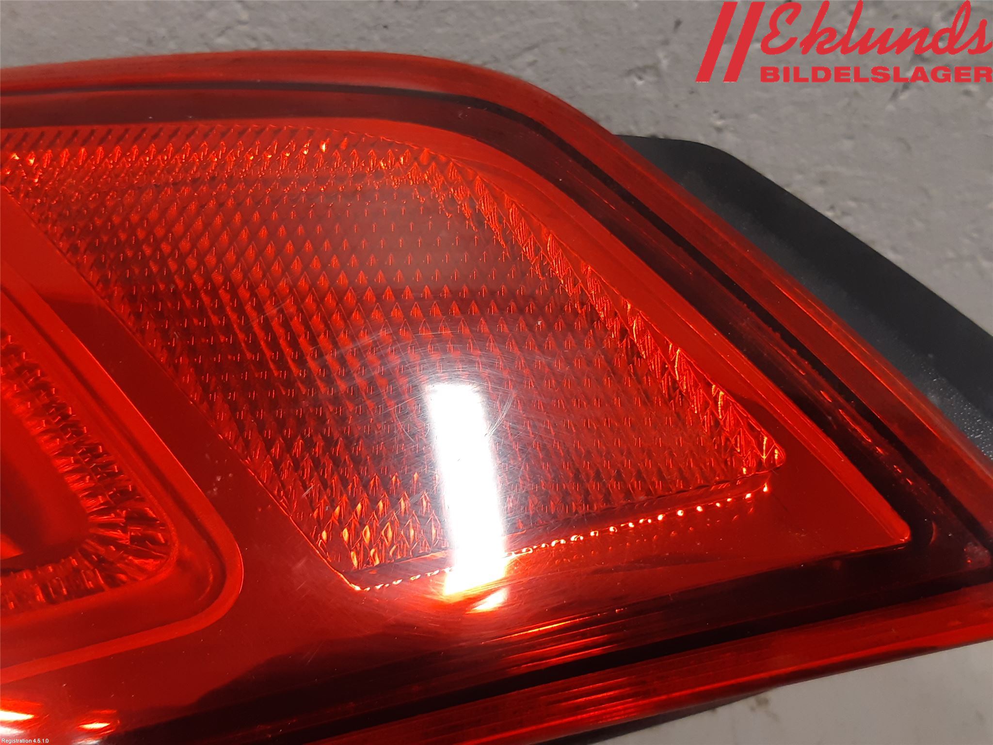 Nissan QASHQAI 14-17 Bakljus Lucka Hö