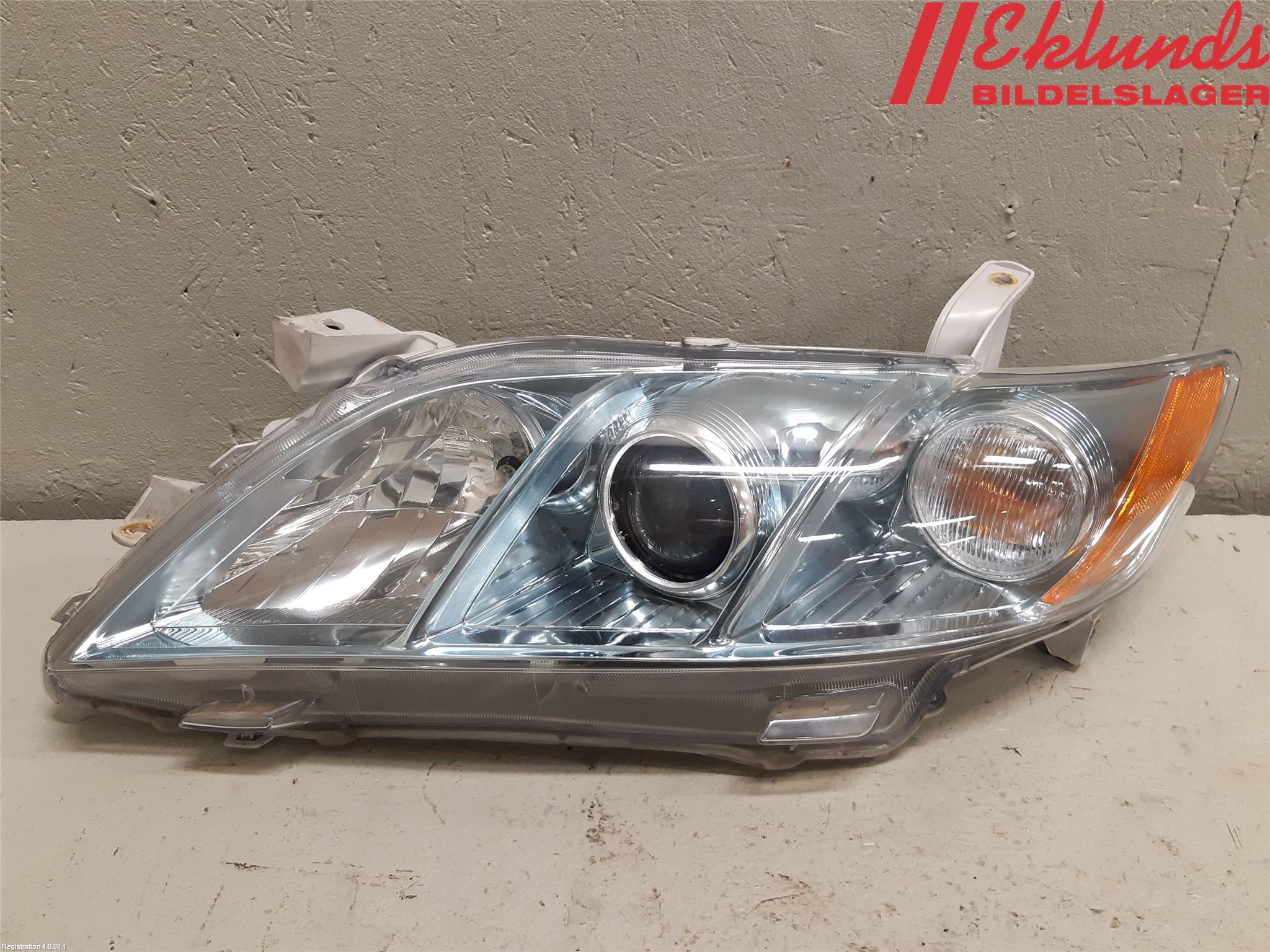 Toyota CAMRY 07-17 Strålkastare Vänster