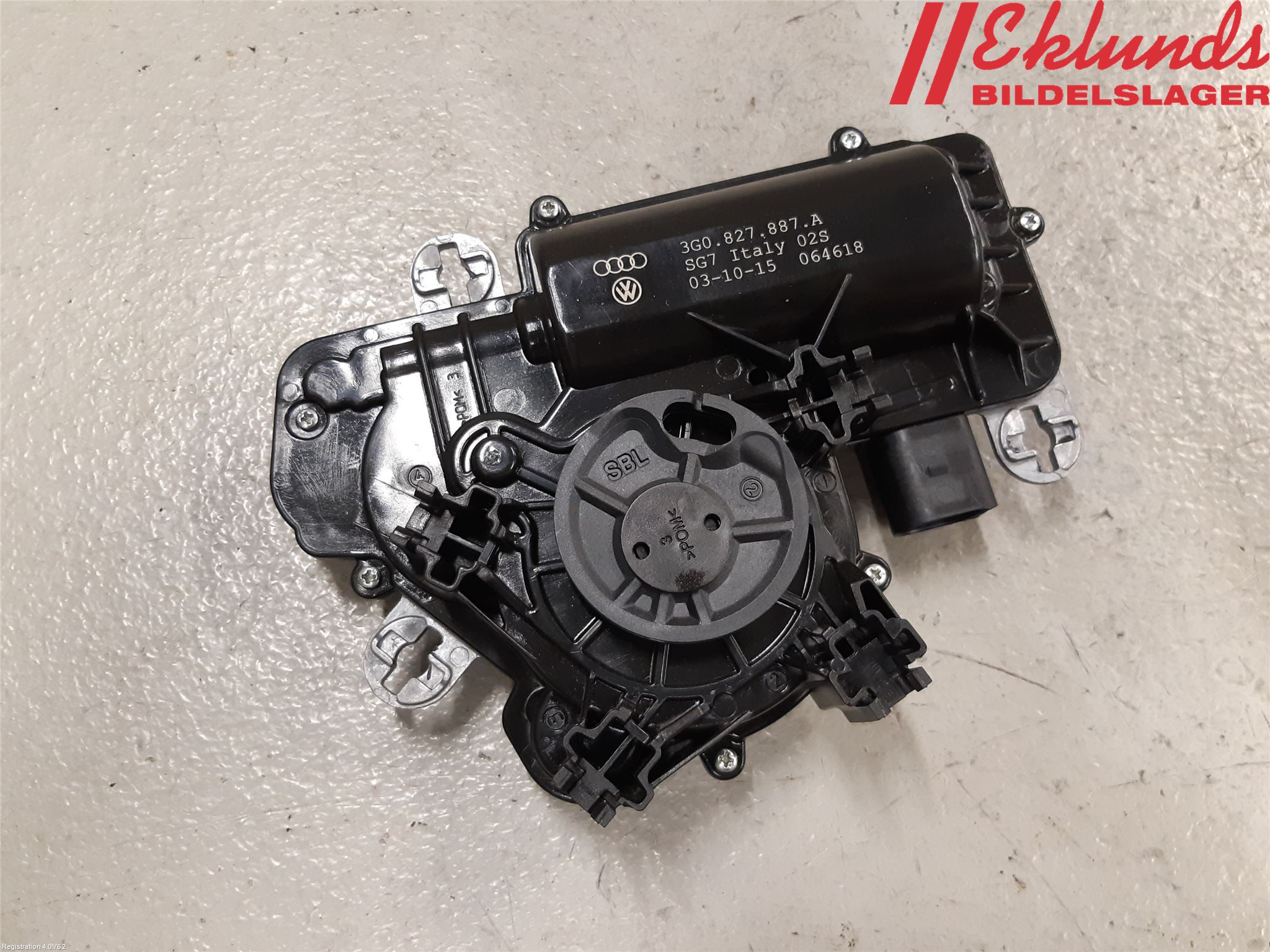 Volkswagen VW PASSAT 15-19 Bakluckeöppnare Automatisk