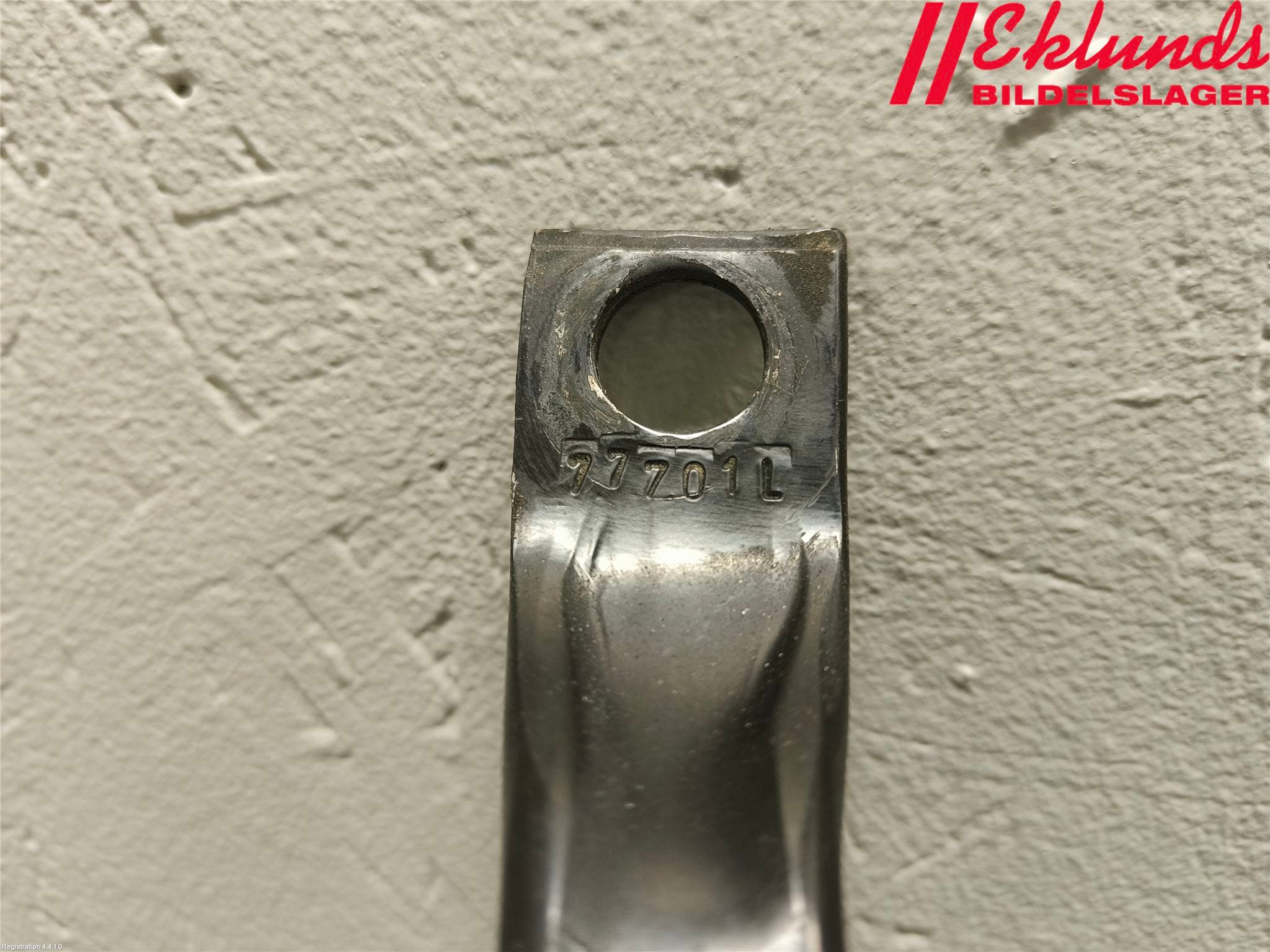 BMW 1 F20/F21 11-19 Fjäderbensstag