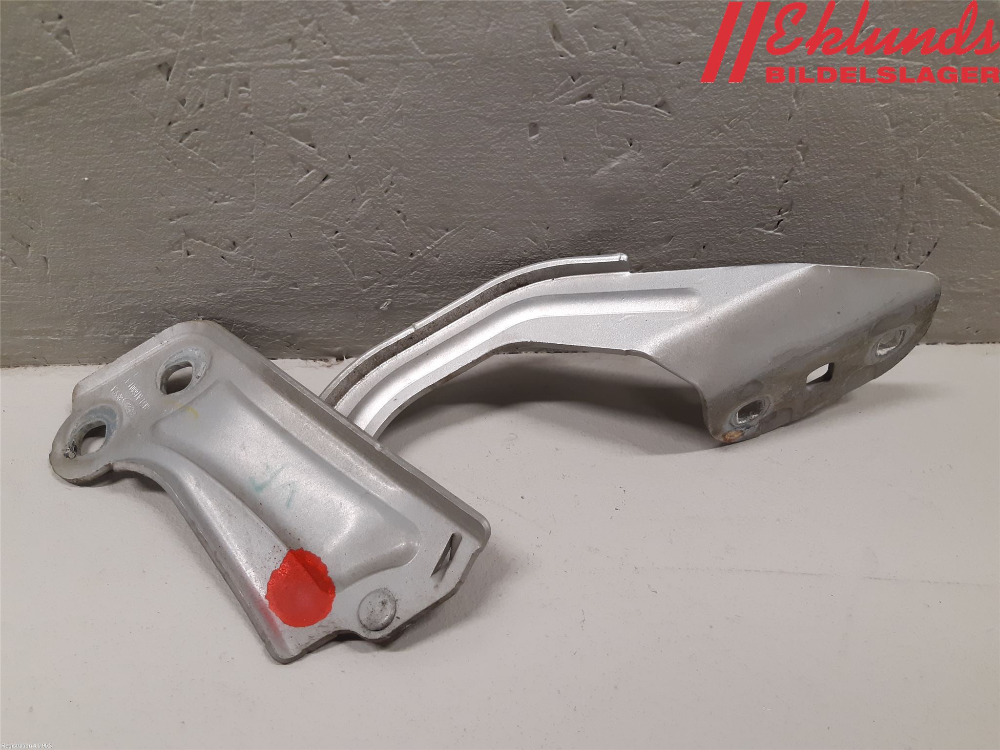 Ford FOCUS 11-14 Huvgångjärn