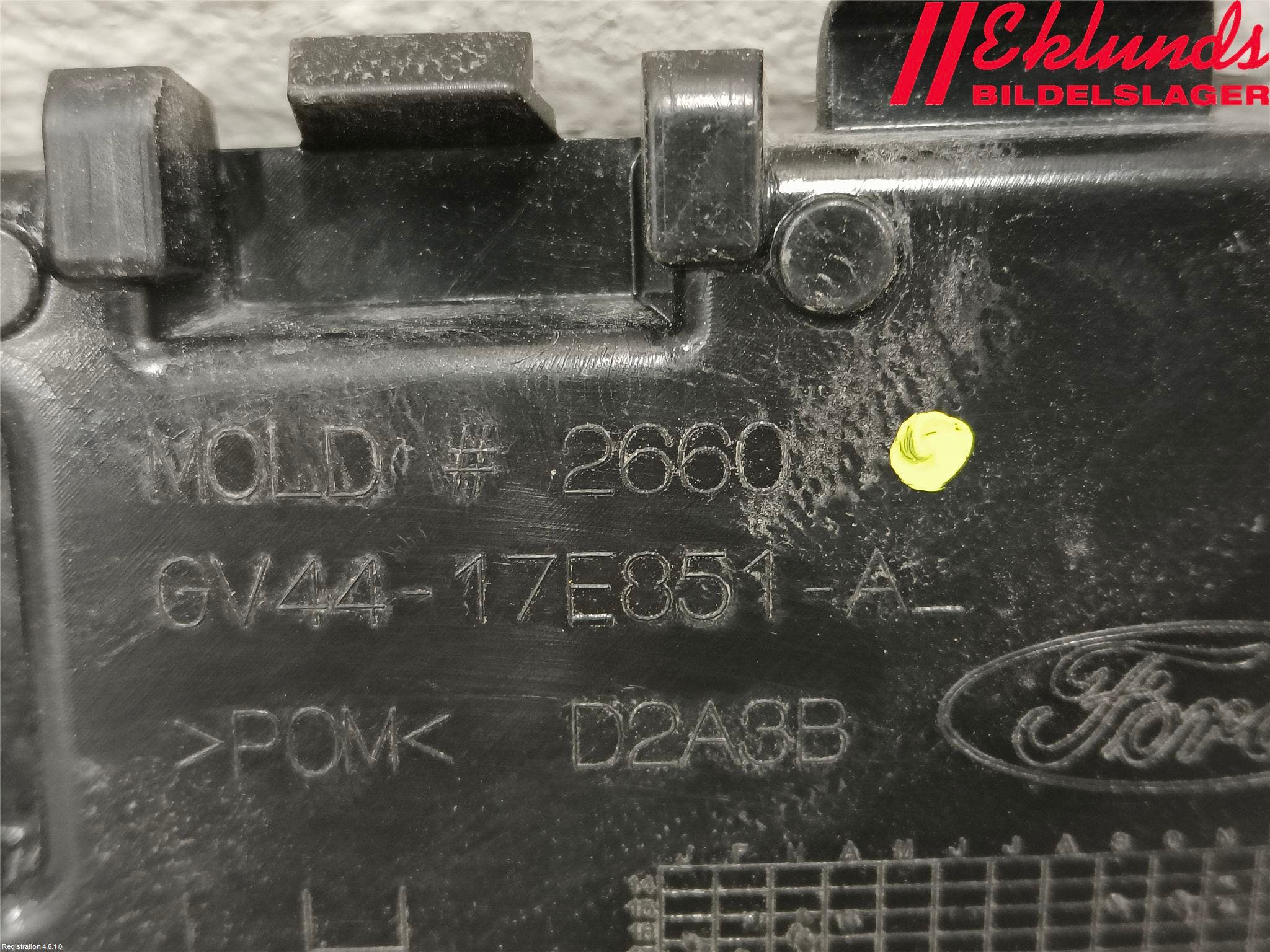 Ford KUGA 17-19 Stötfångarfäste Bak Vä