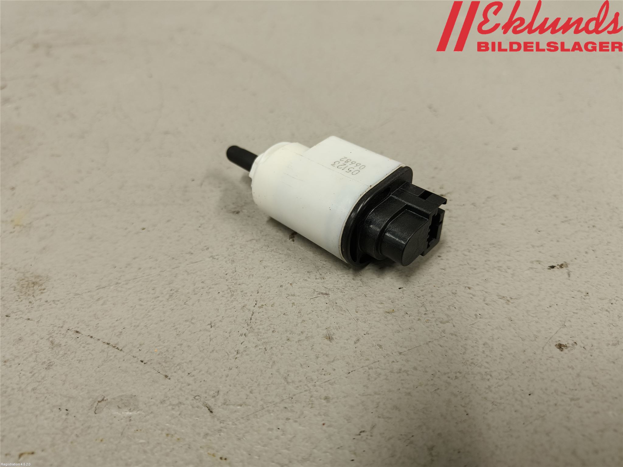 Peugeot 2008/E-2008 20- Bromsljuskontakt