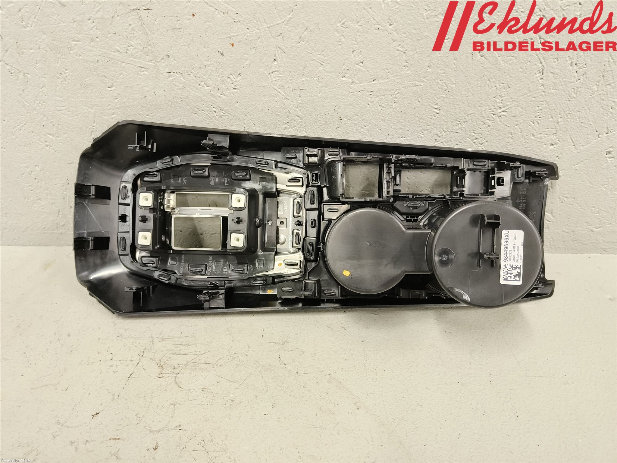 Peugeot 2008/E-2008 20- Instrumentkonsoll Mitt