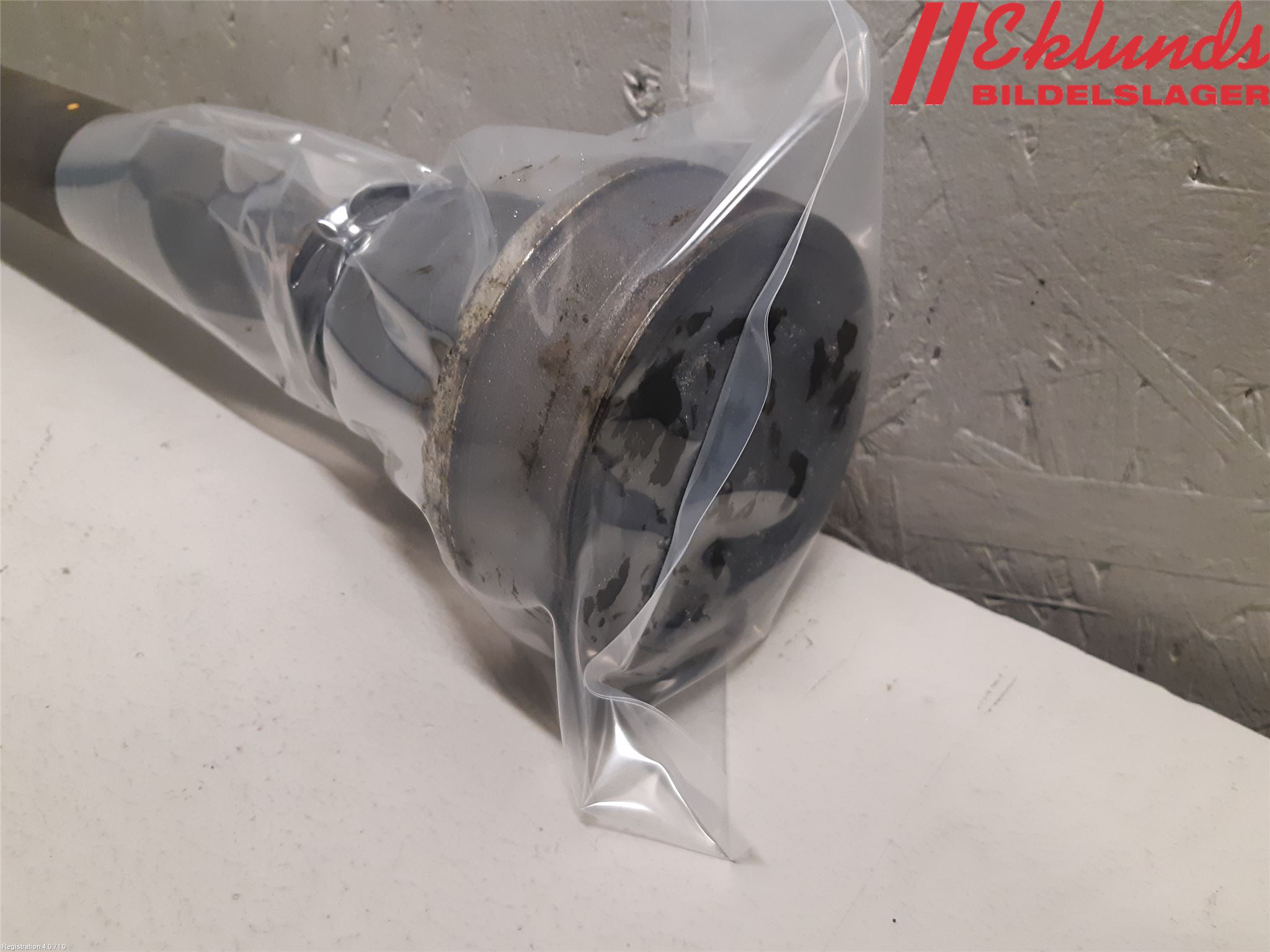 Volkswagen VW POLO 10-17 Drivaxel Fram Höger