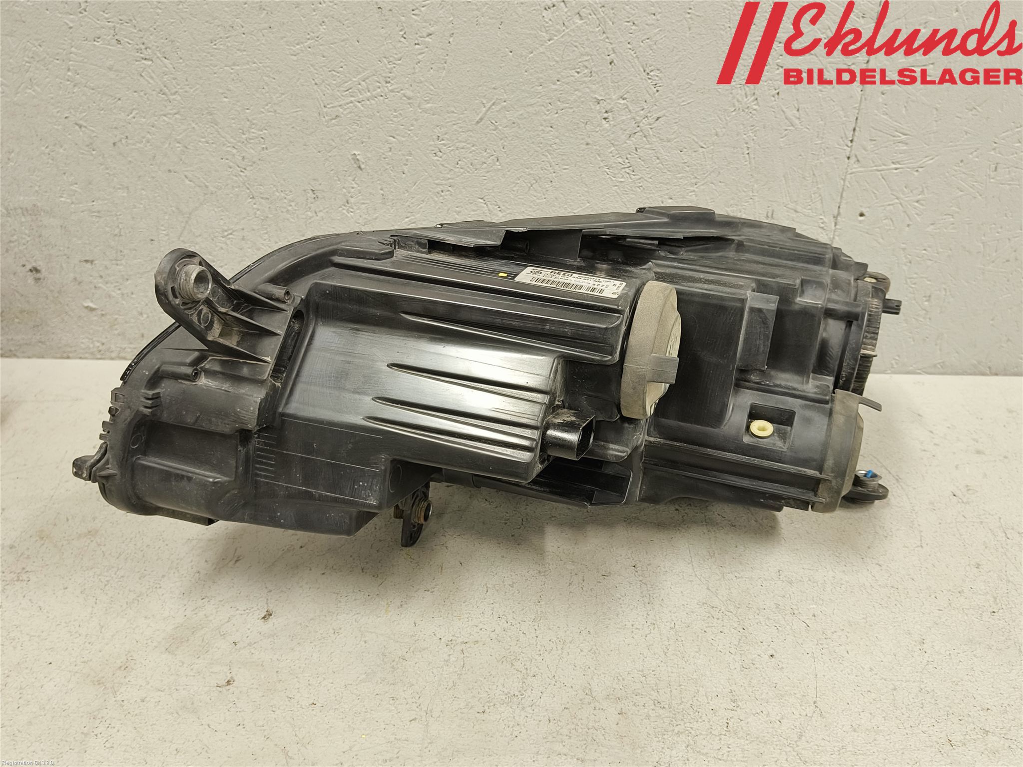 Volkswagen VW PASSAT 11-14 Strålkastare Höger