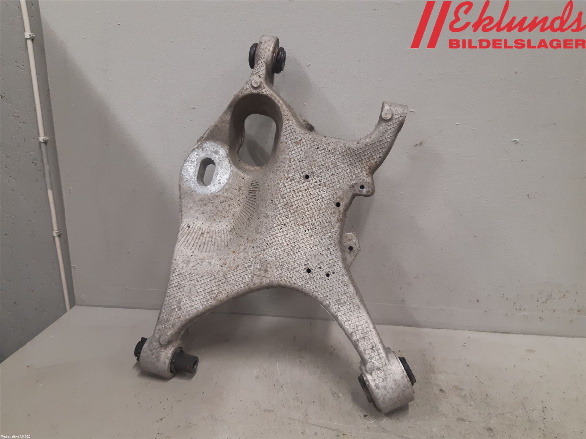 Volvo V90 17->> Bärarm Bak Vänster