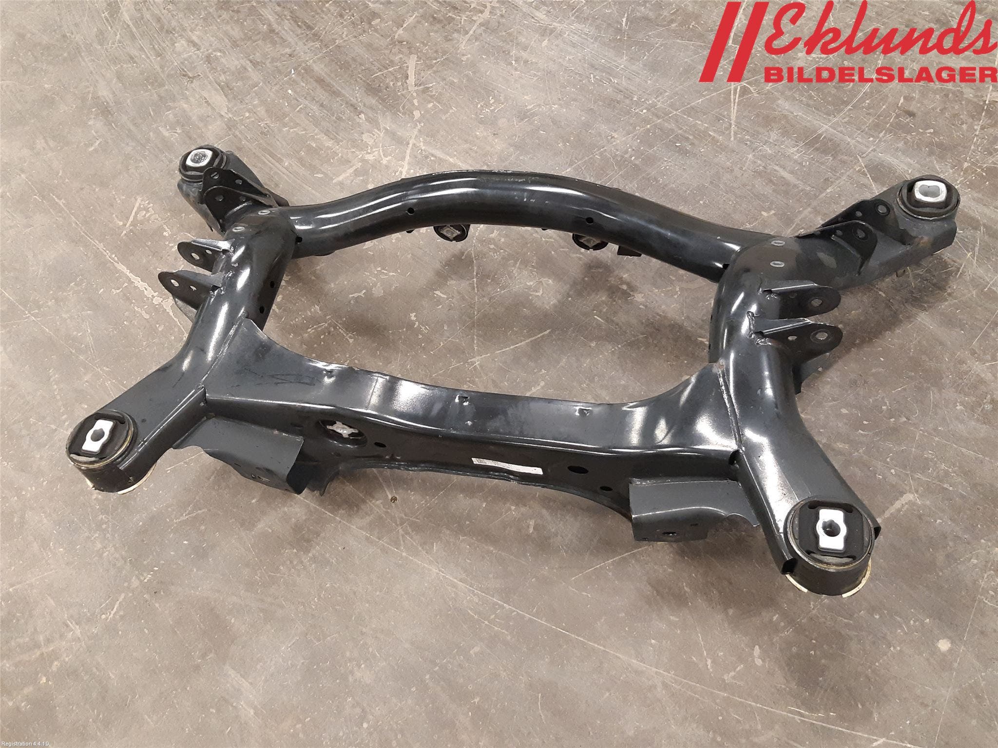 BMW 3 F30/F31/F80 12-19 Bakaxelbalk