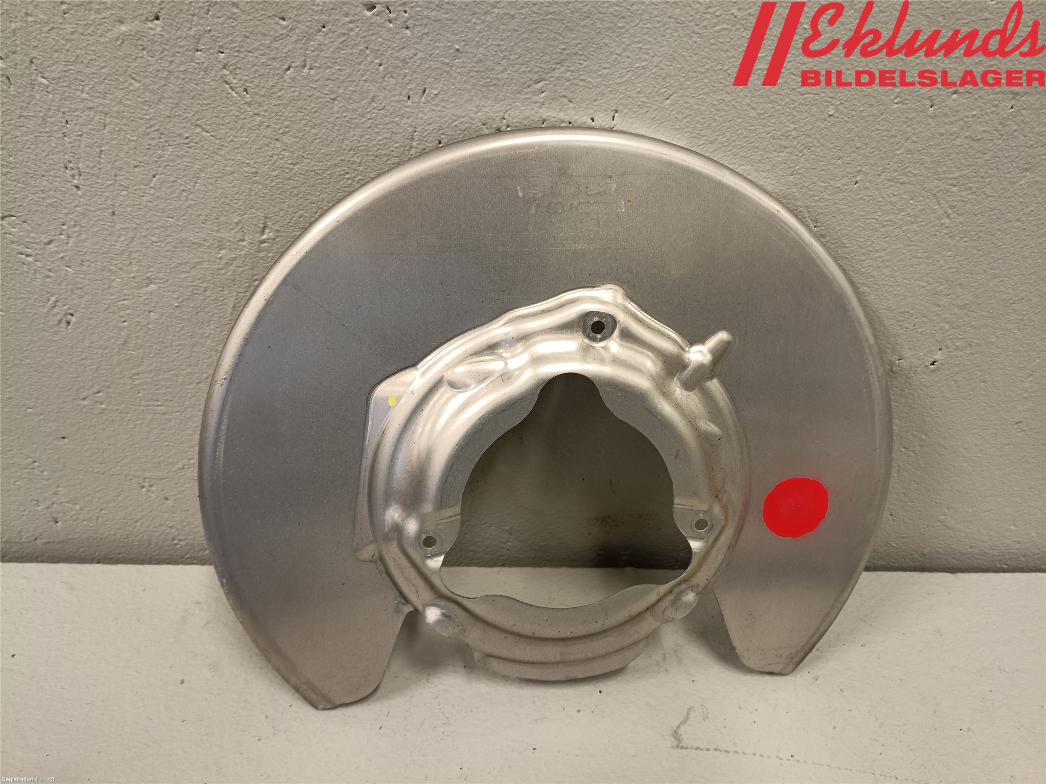 Tesla MODEL Y 21- Bromssköld Fram