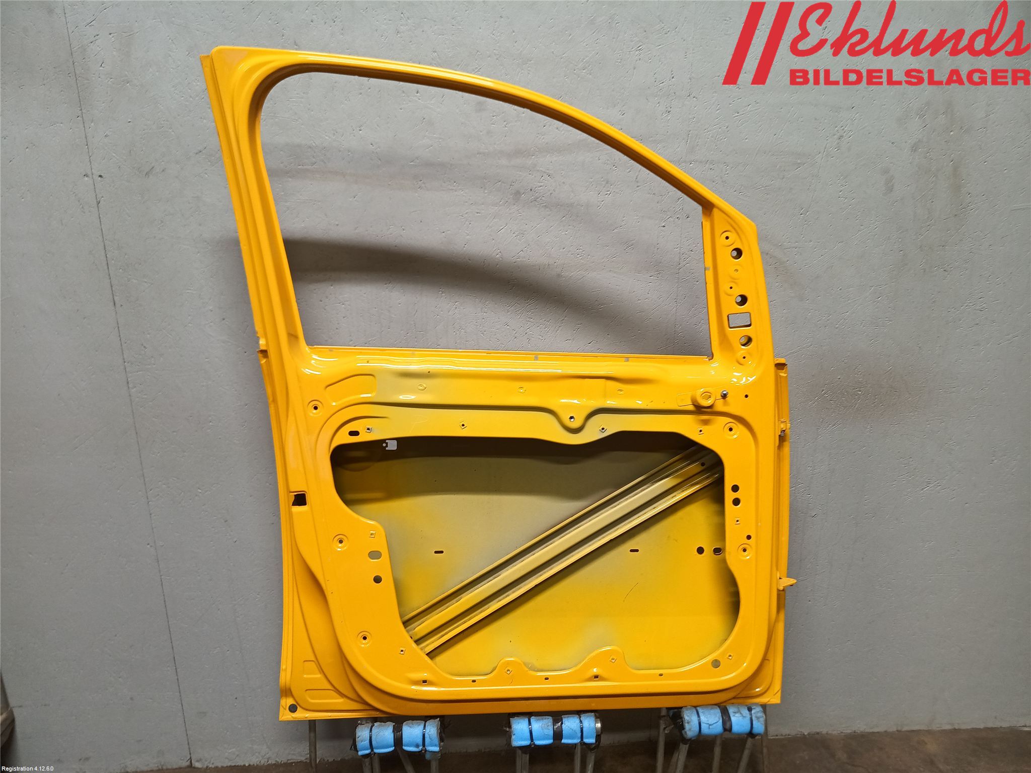 Volkswagen VW CADDY 11-15 Dörr Fram Vänster