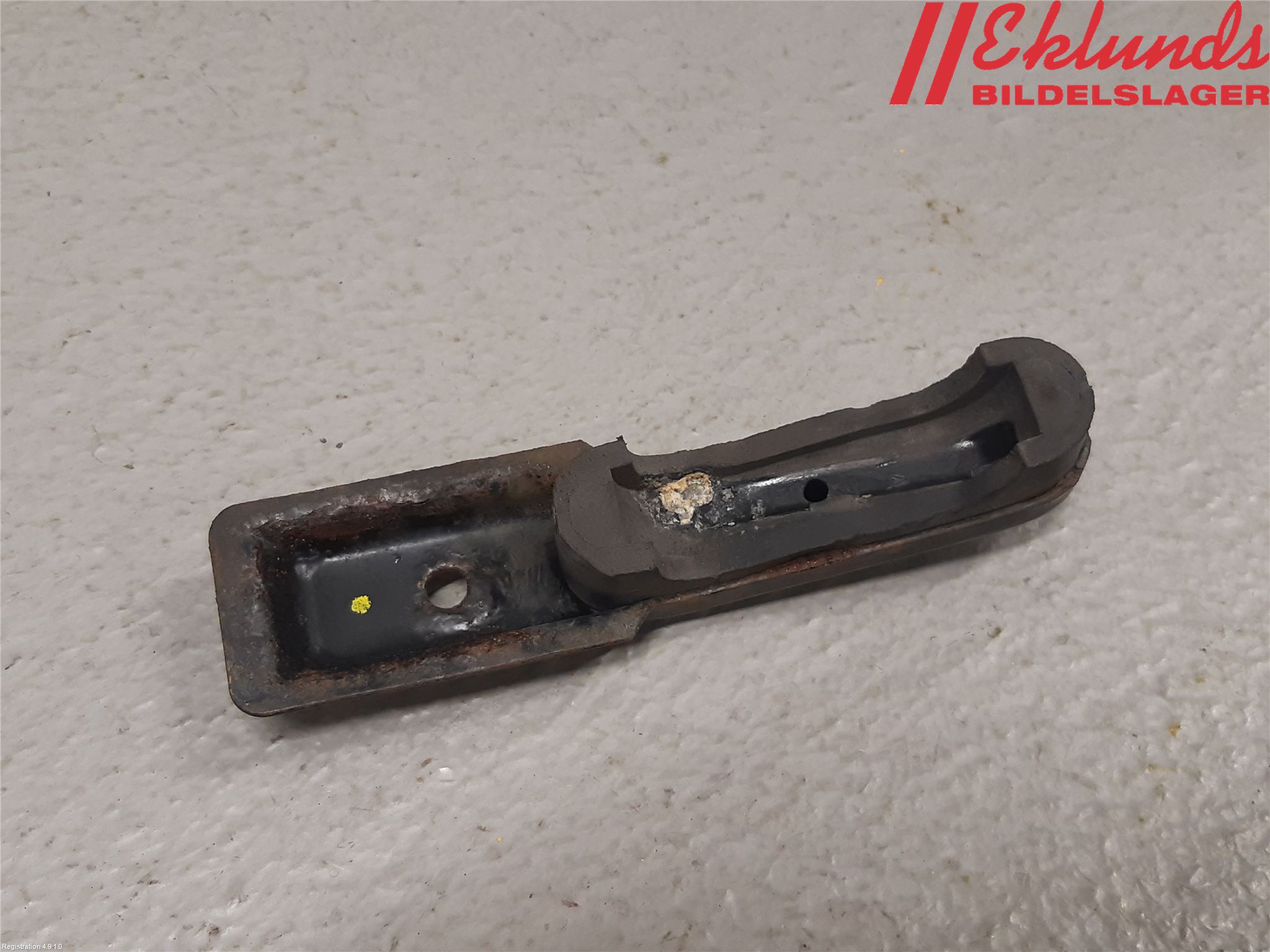 Volvo 740 88-92 Kylarfäste-Ram-Balk