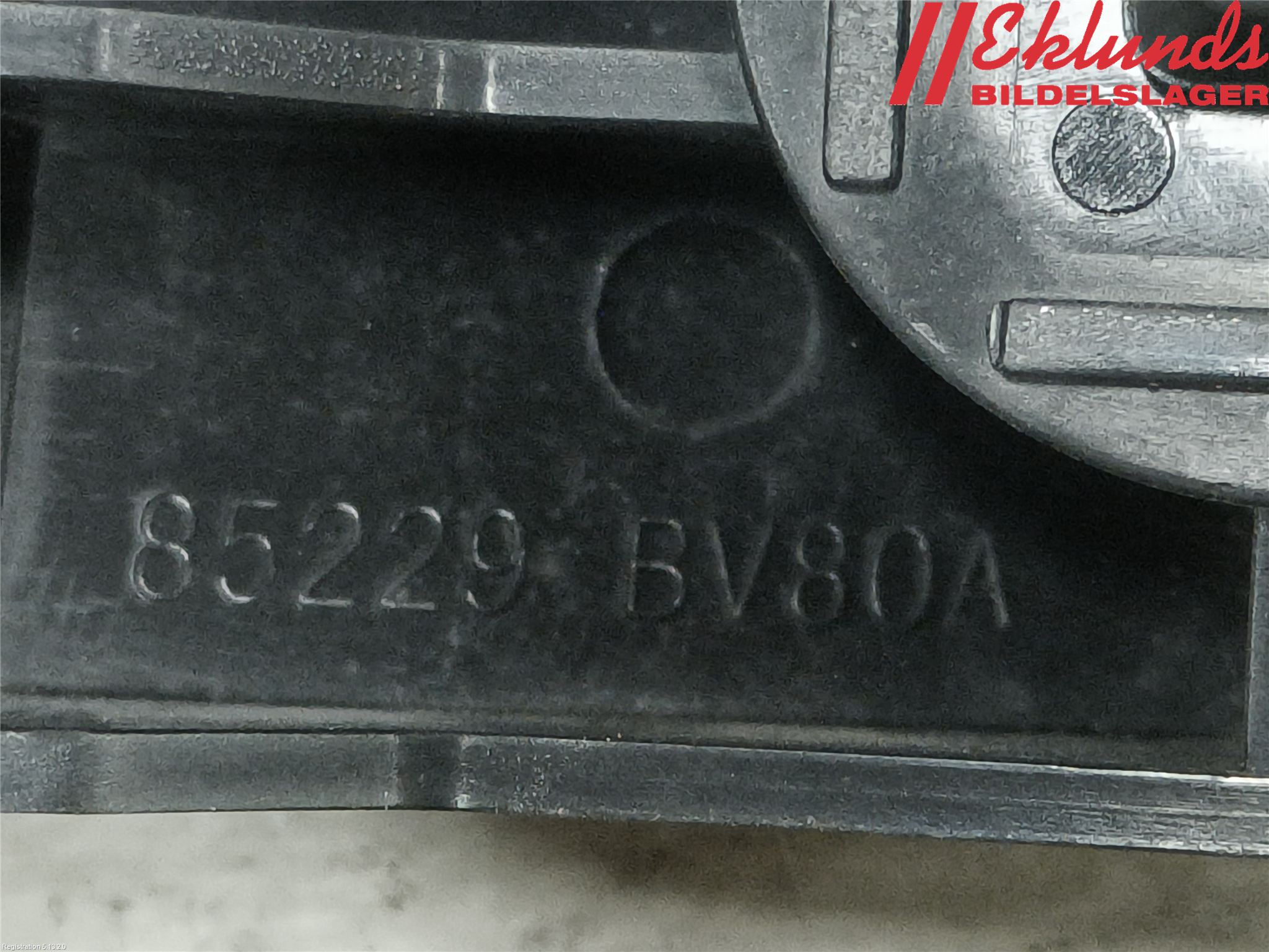 Nissan JUKE 14-19 Stötfångarfäste Bak Vä