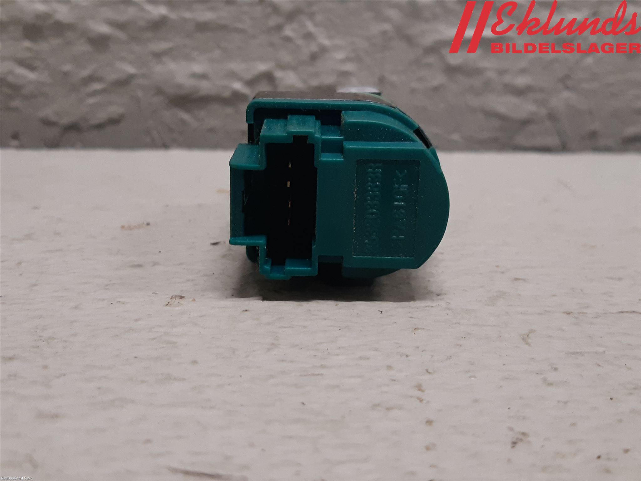 Renault TRAFIC/E-TECH 15- Bromsljuskontakt