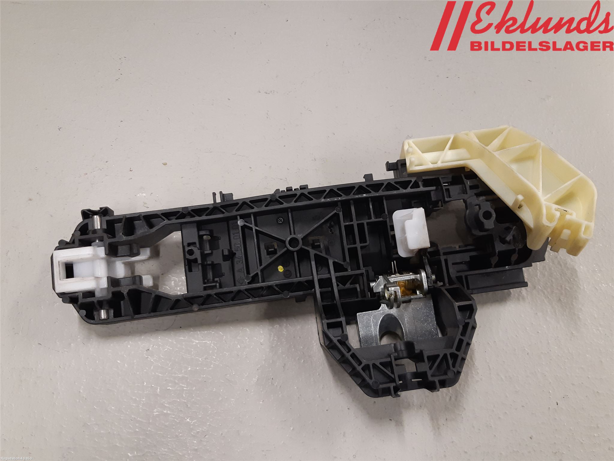 Mercedes-Benz MB E-KLASS (W212) 09-16 Dörrhandtag Yttre Hö