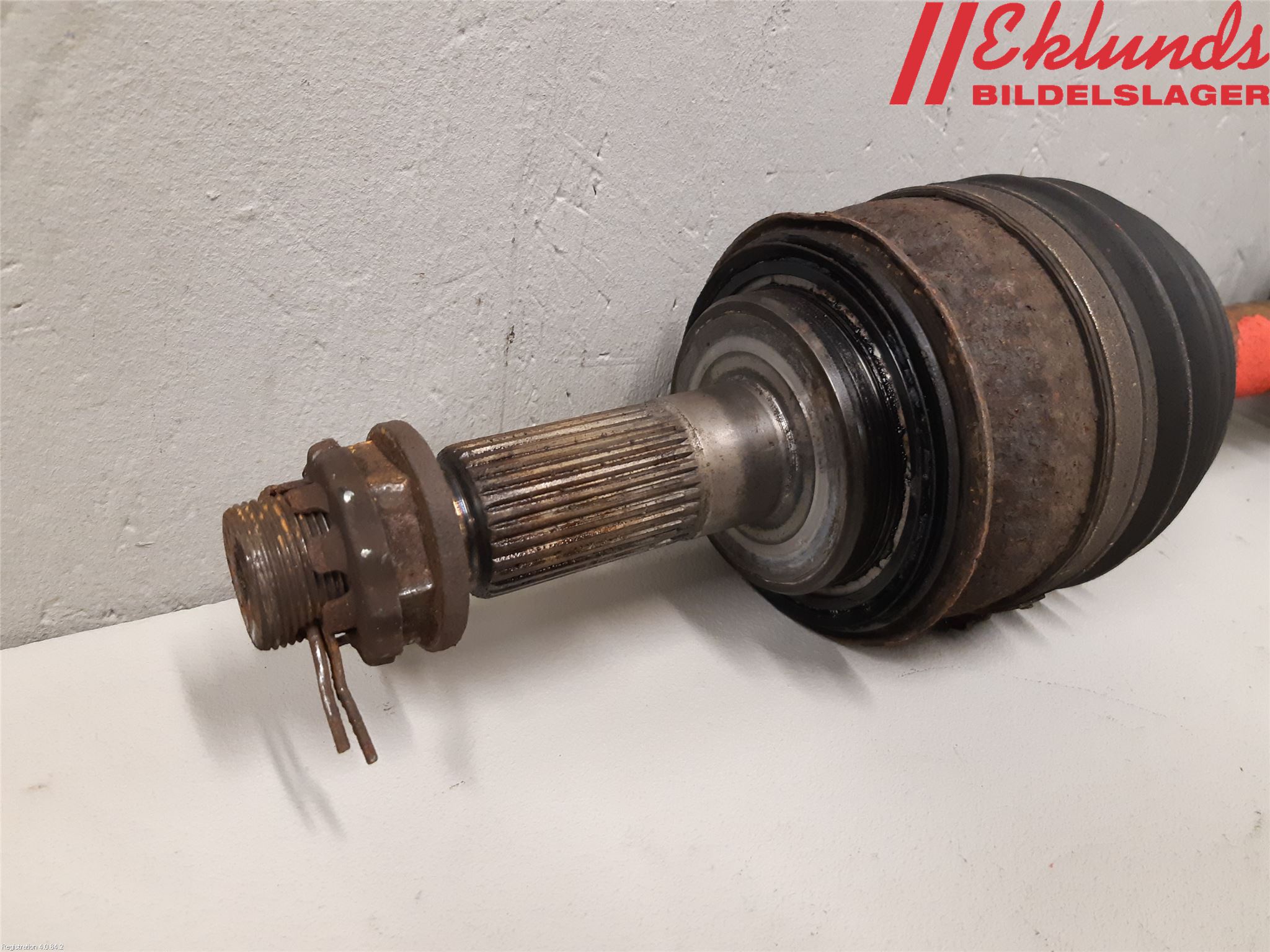 Toyota HILUX 05-16 Drivaxel Fram Vänster