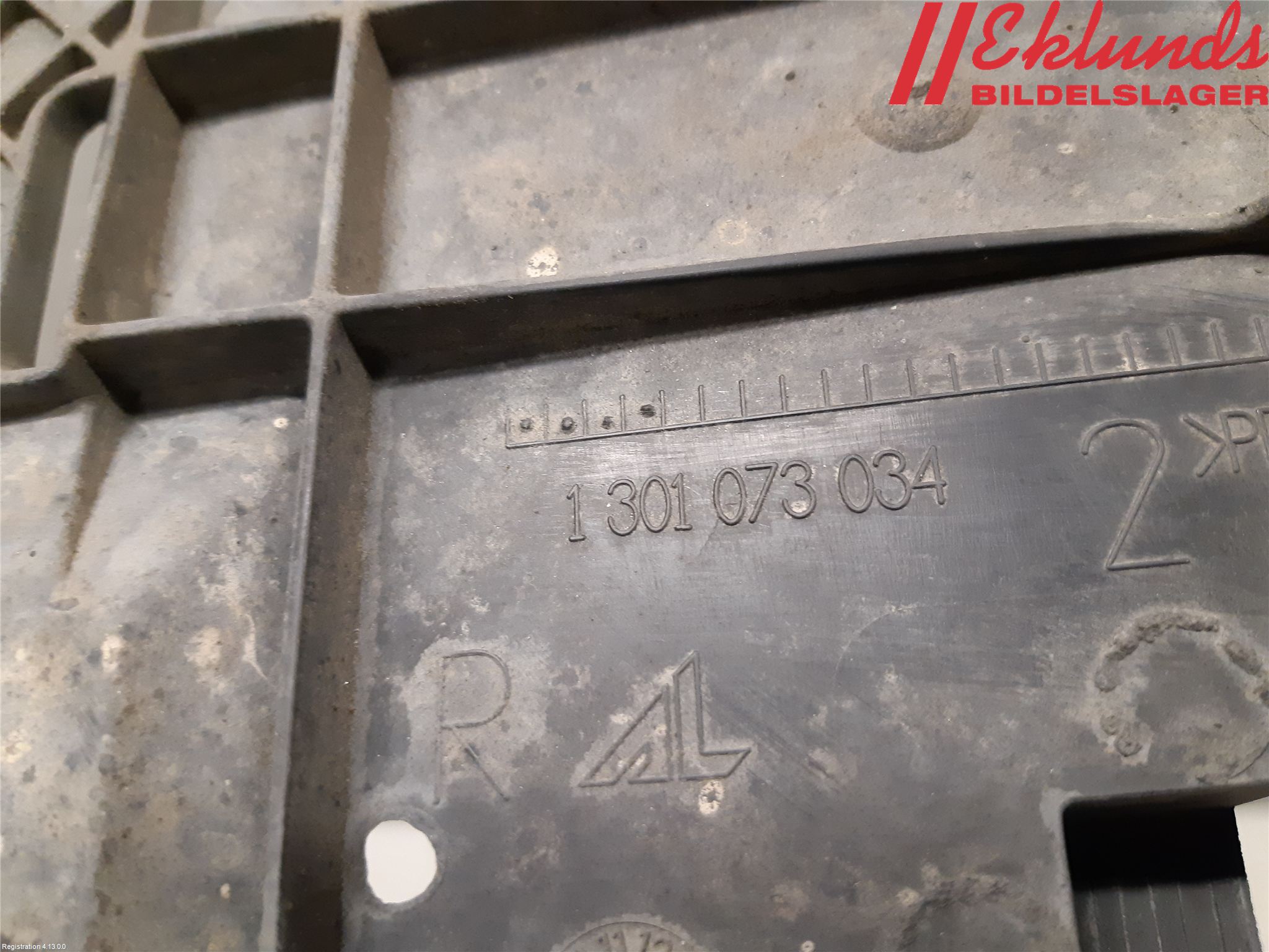Audi A4/S4 08-11 Strålkast Fästsarg