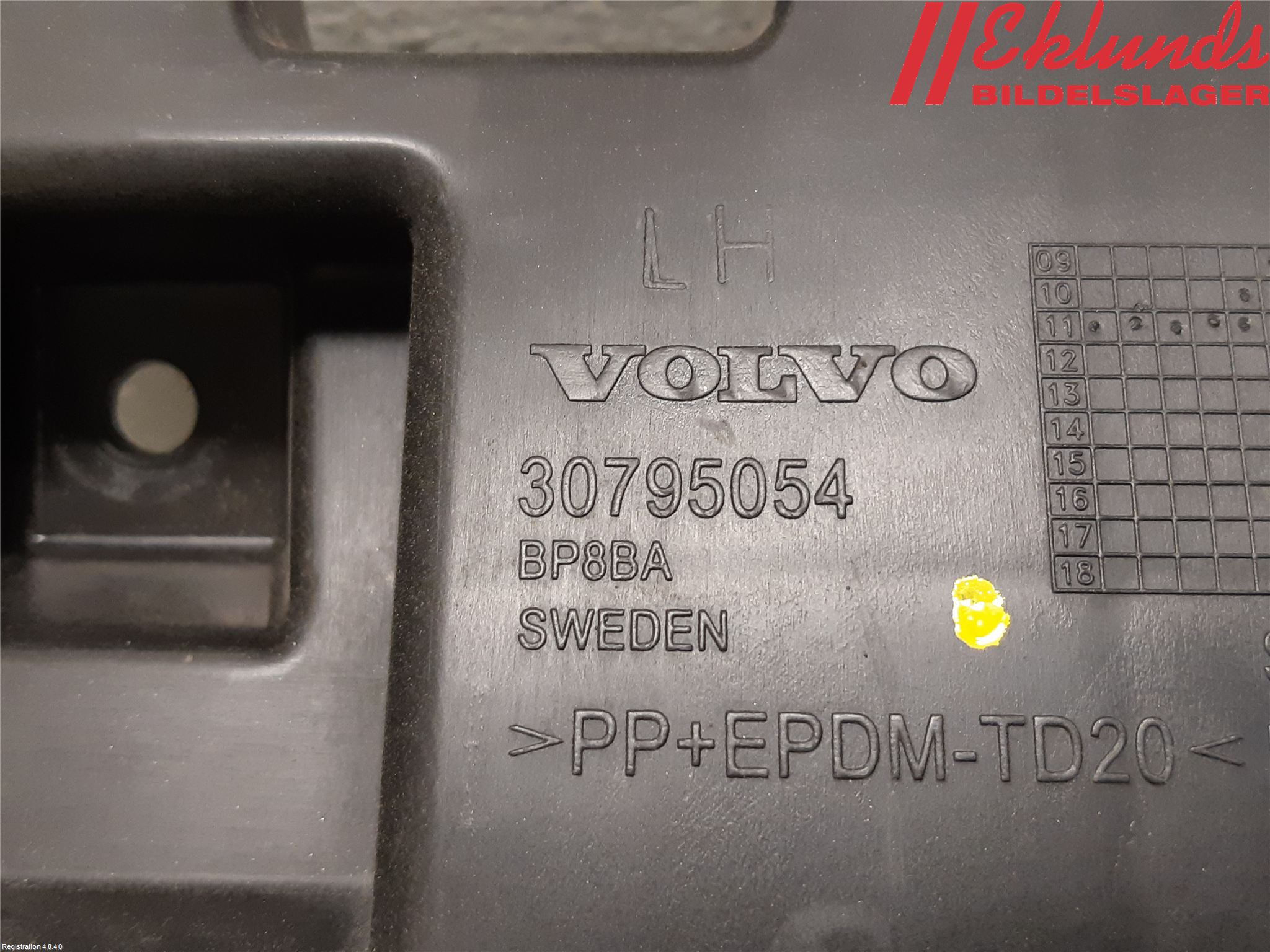 Volvo S60 11-13 Stötfångarfäste Bak Vä