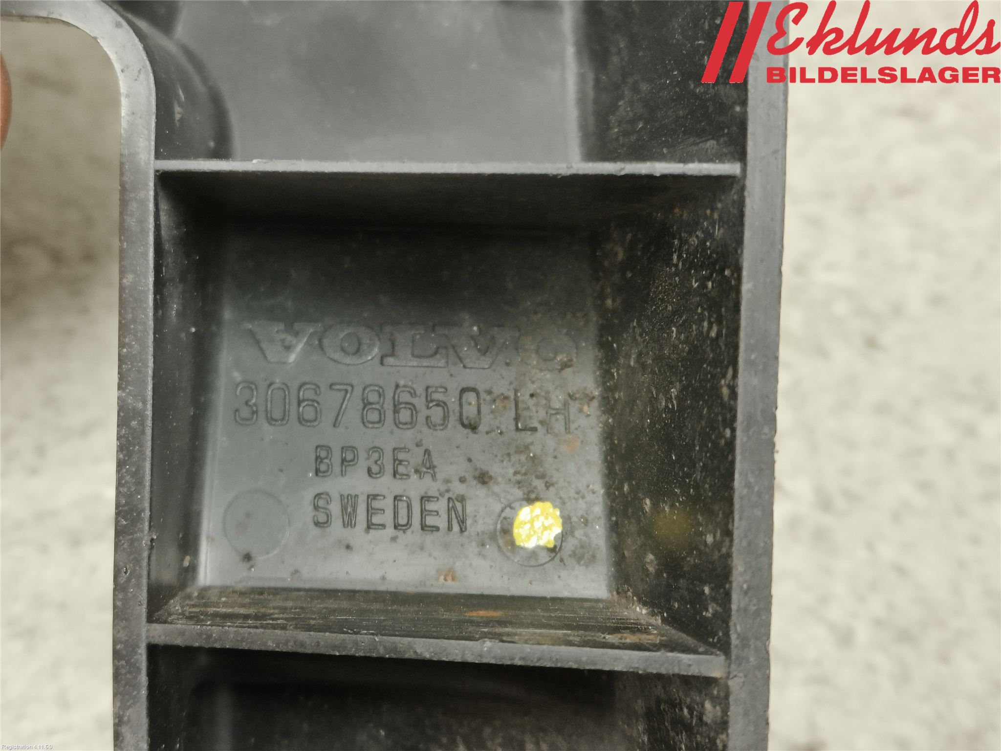 Volvo V70 08-13 Stötfångarfäste Bak Vä