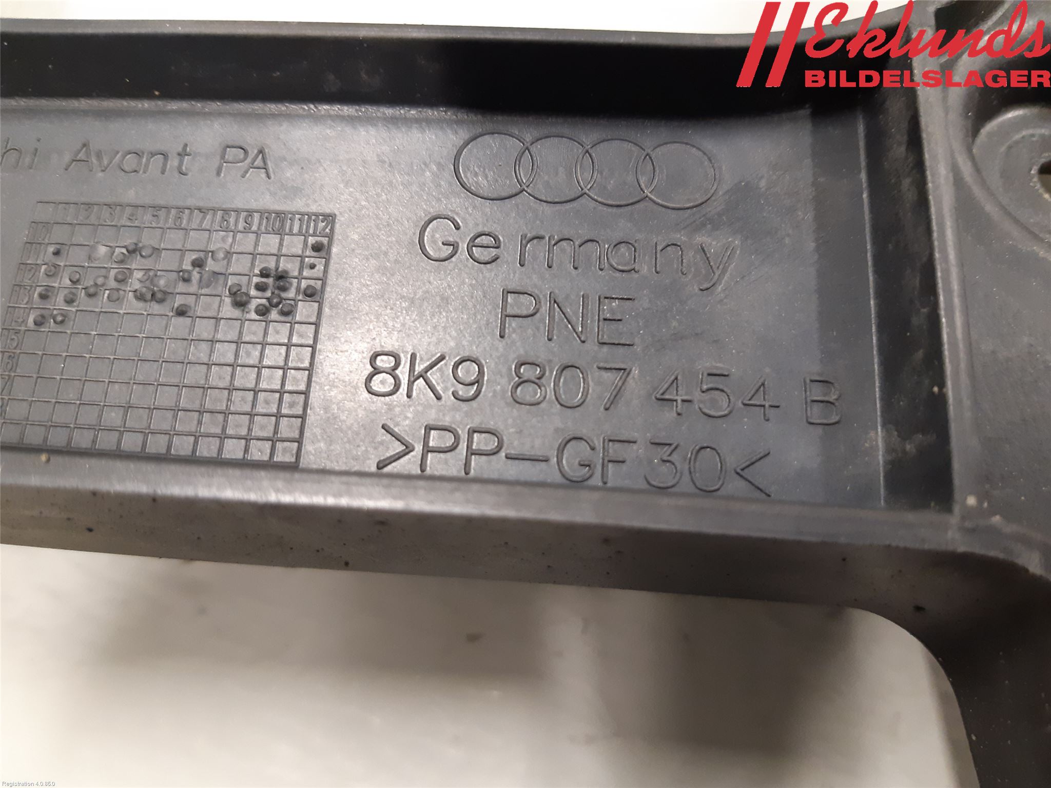 Audi A4 12-15 Stötfångarfäste Bak Hö