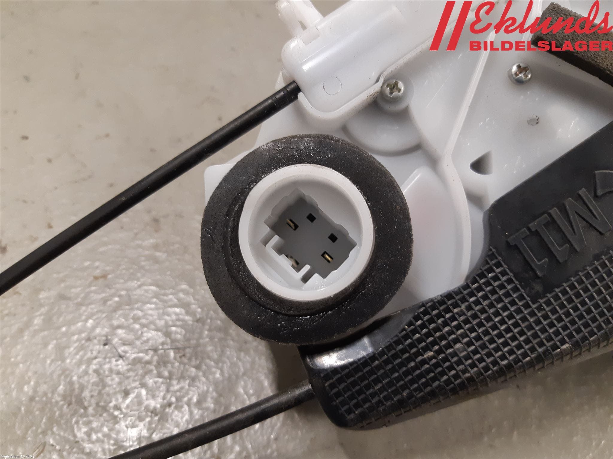 Toyota YARIS XP130 15-20 Låskista-Dörrlås