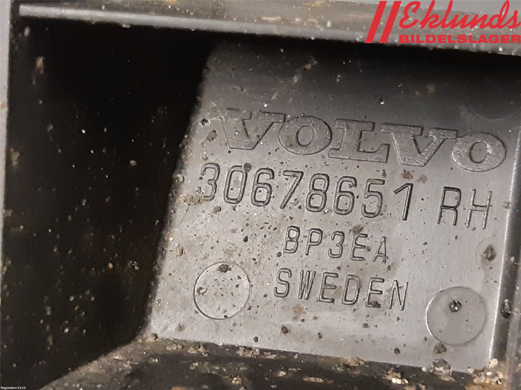 Volvo V70 08-13 Stötfångarfäste Bak Hö