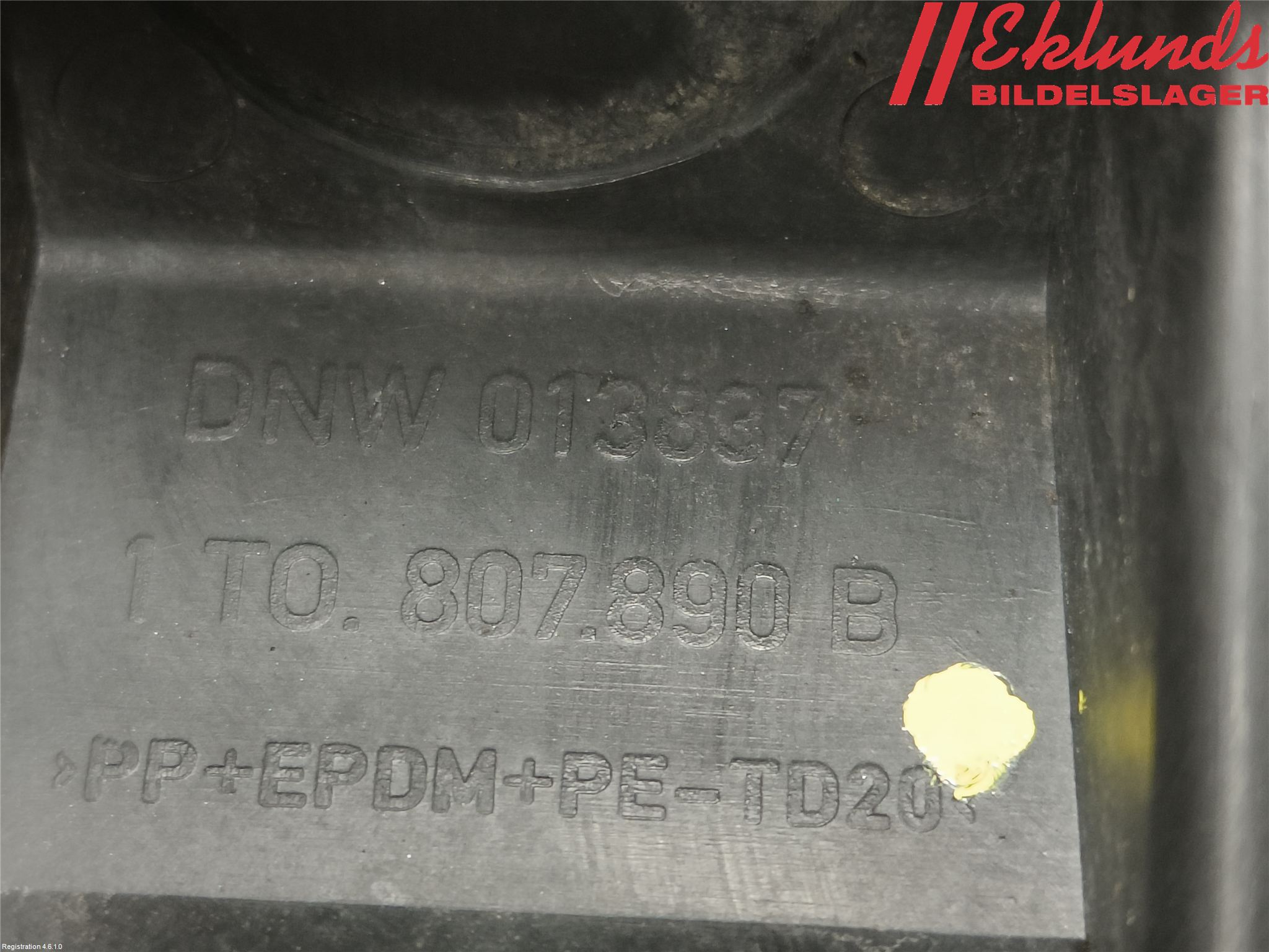 Volkswagen VW CADDY      04-10 Stötfångarfäste Fram Hö