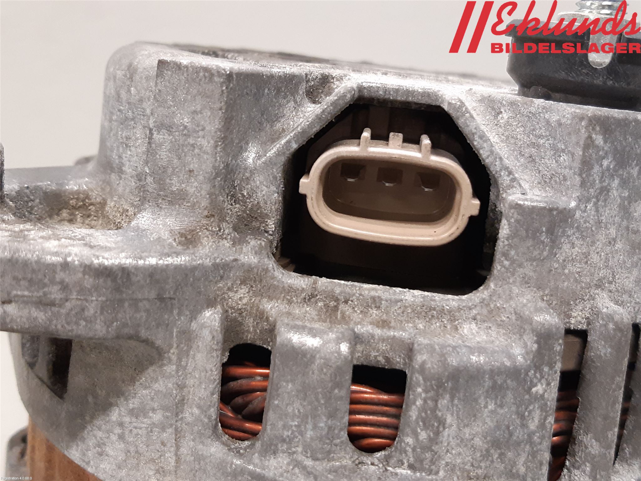 Nissan QASHQAI+2  08-10 Generator