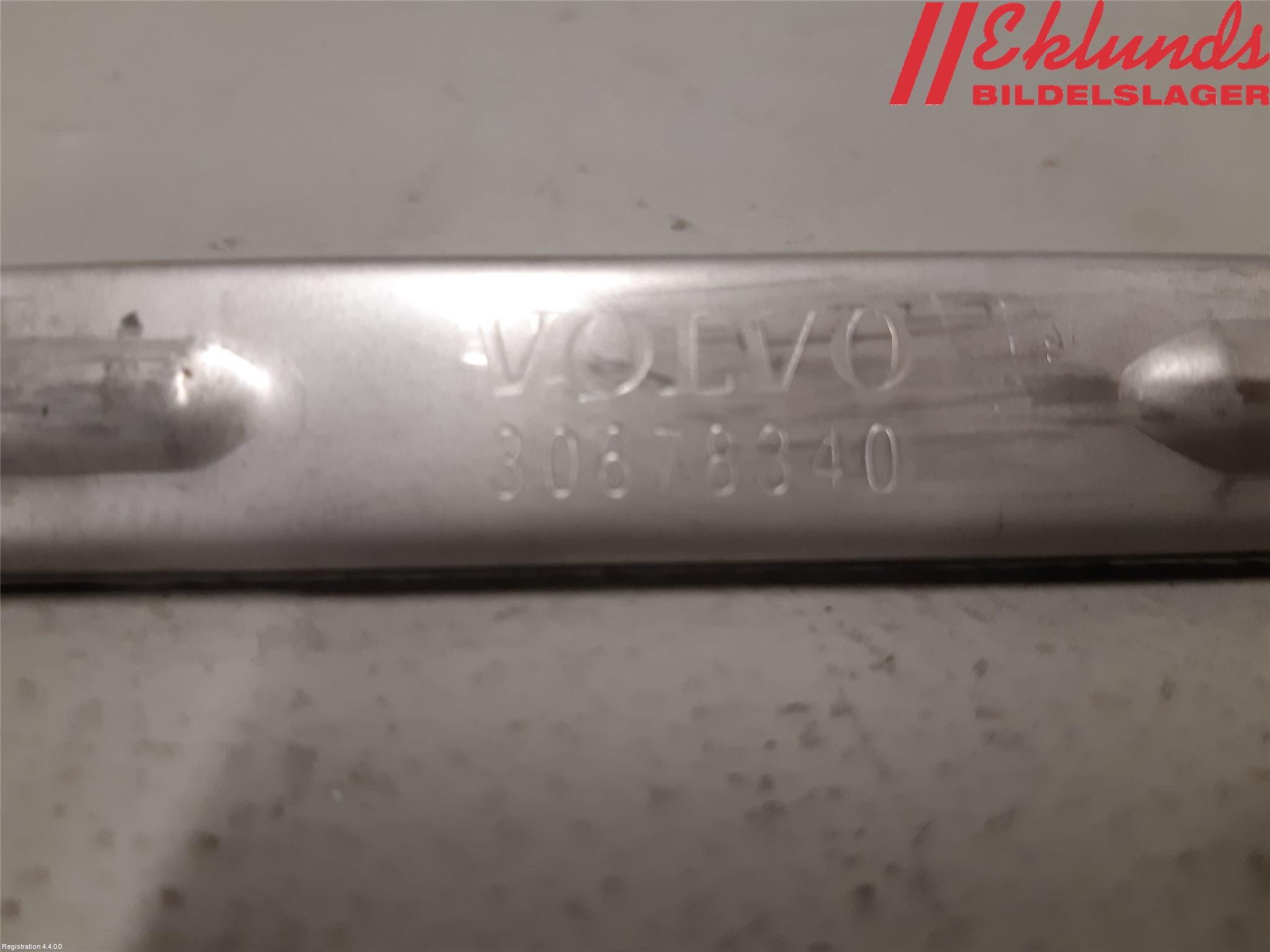 Volvo V70 08-13 Strålkast Fästsarg