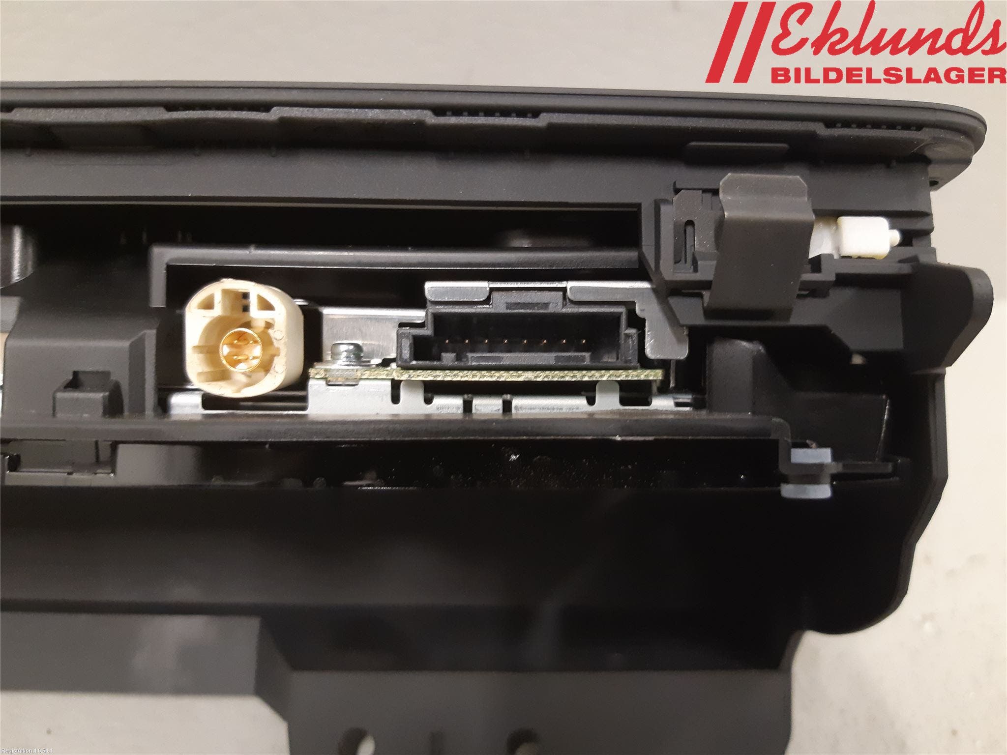 Audi Q3 8U 12-18 Bildskärm