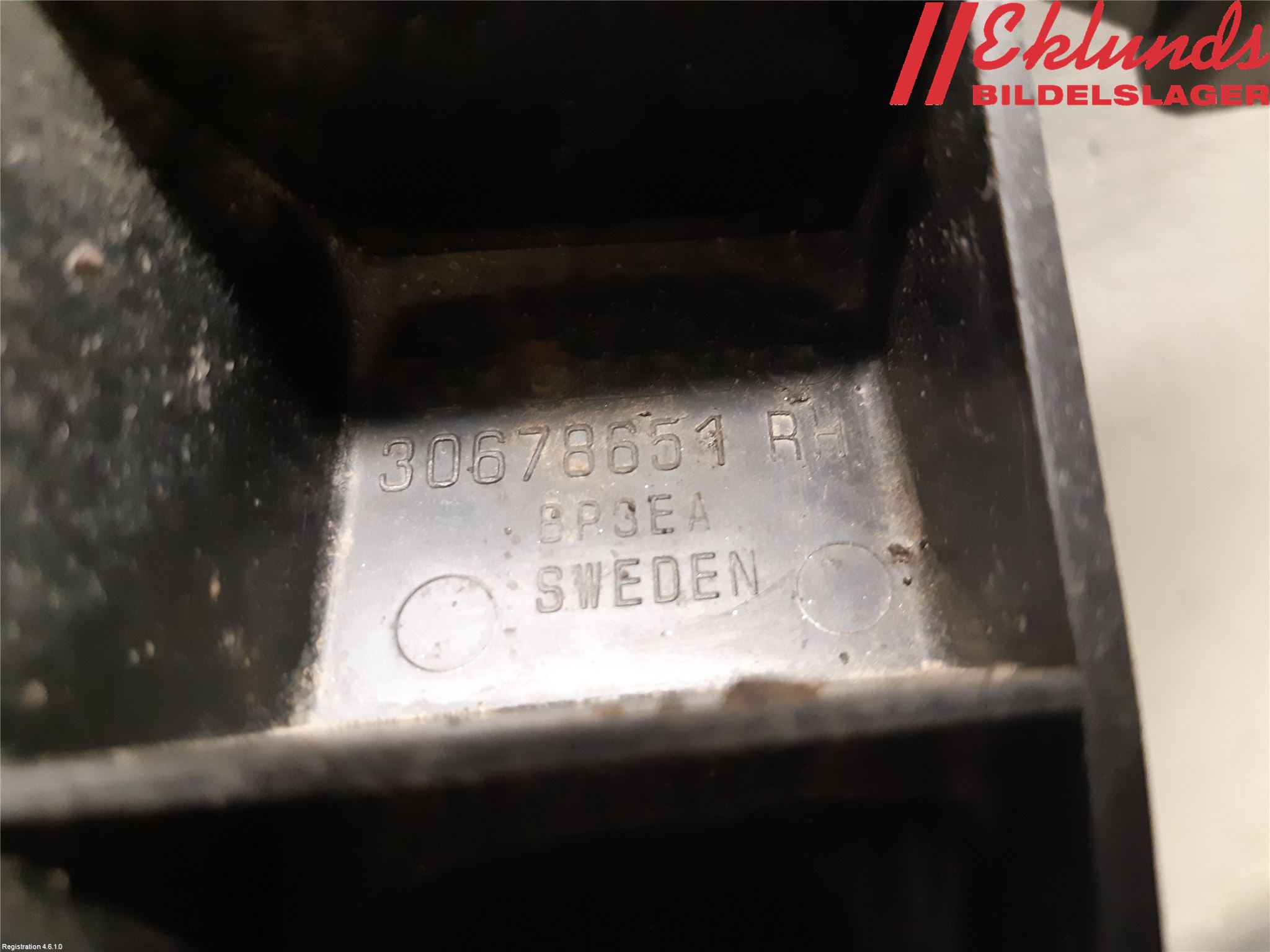 Volvo V70 14-16 Stötfångarfäste Bak Hö