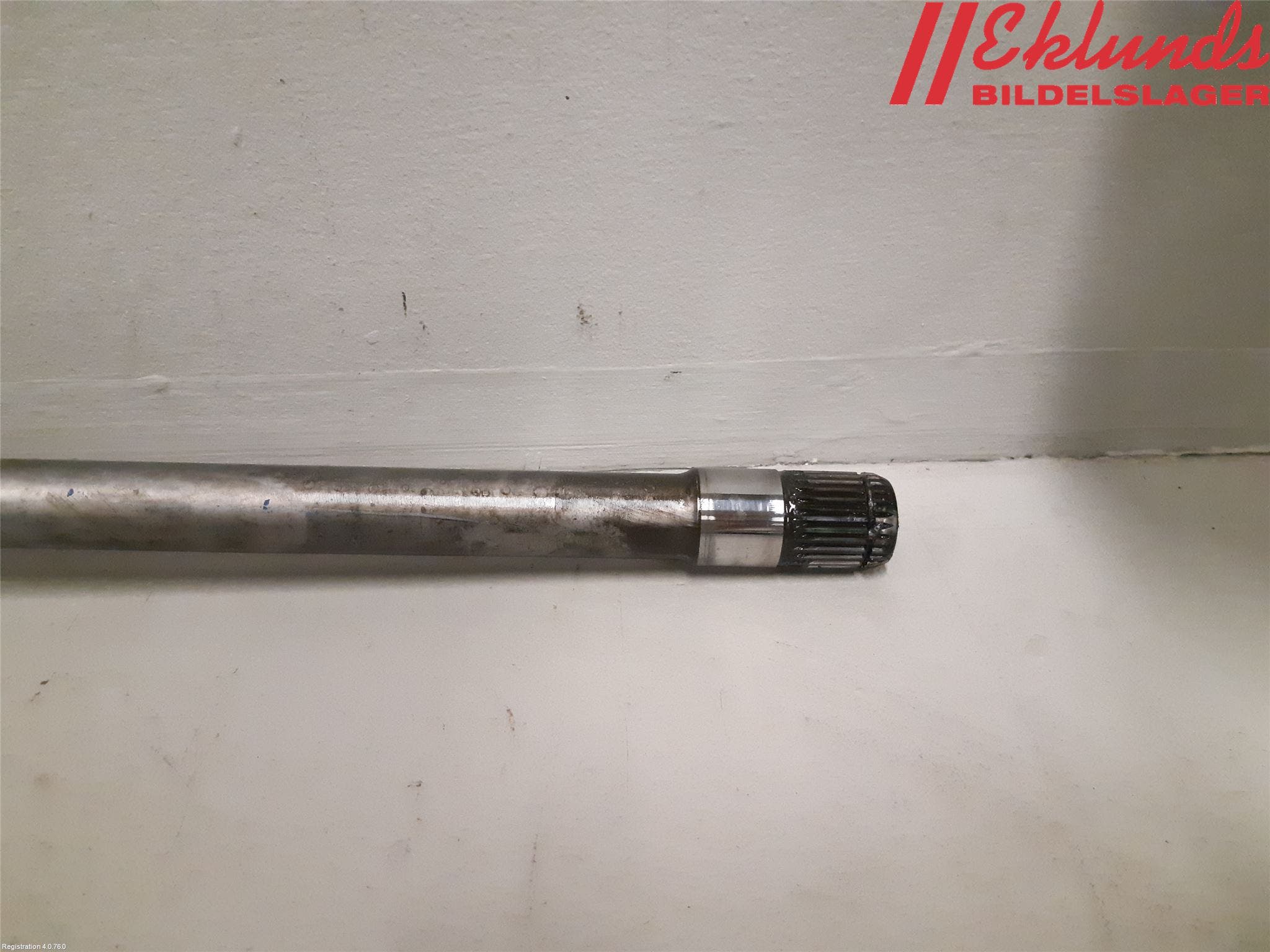 BMW X4 F26 14-18 Drivaxel Fram Höger