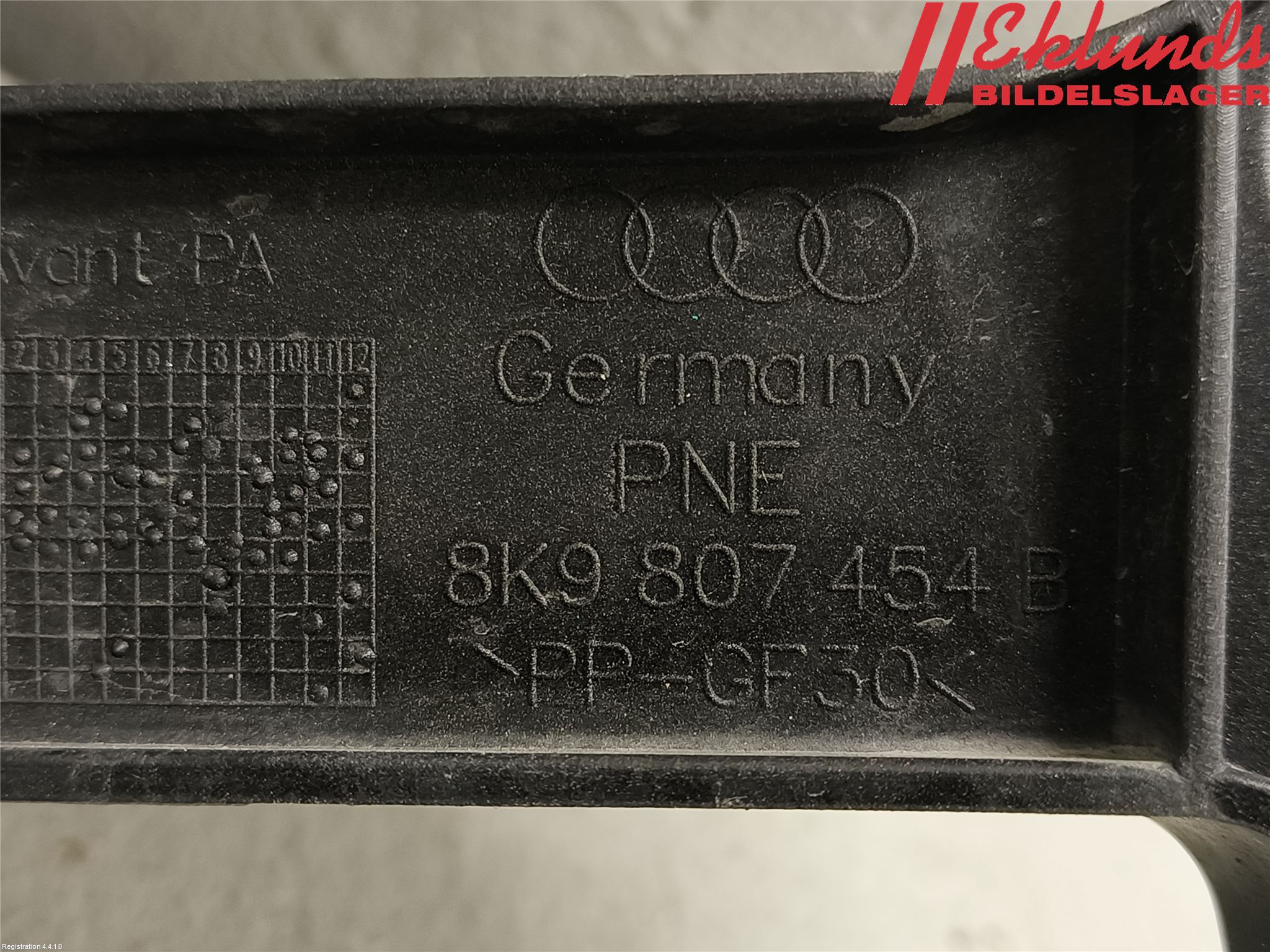 Audi A4 12-15 Stötfångarfäste Bak Hö