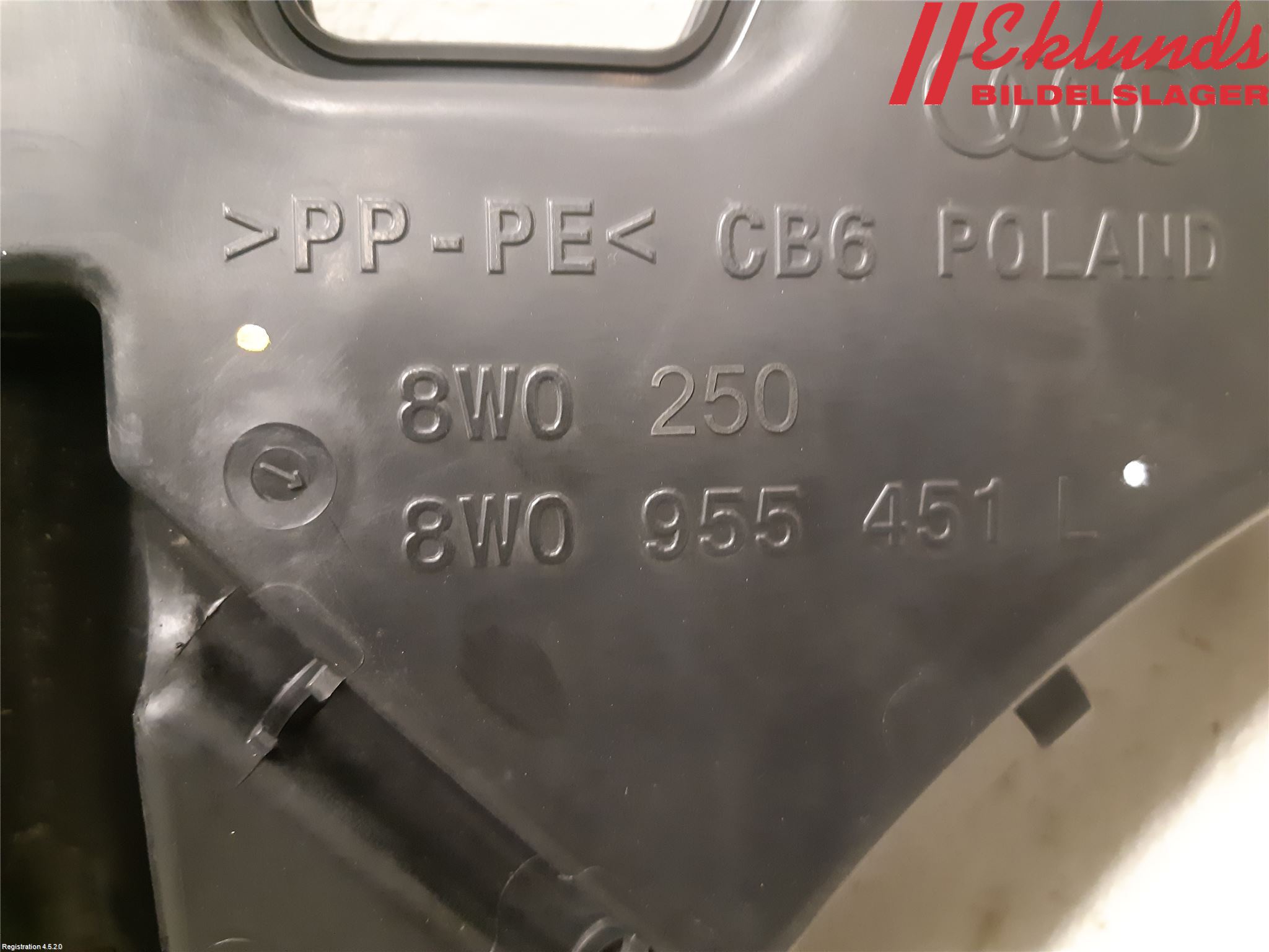 Audi A4/S4 B9 16-19 Spolartank Vindruta-Strål