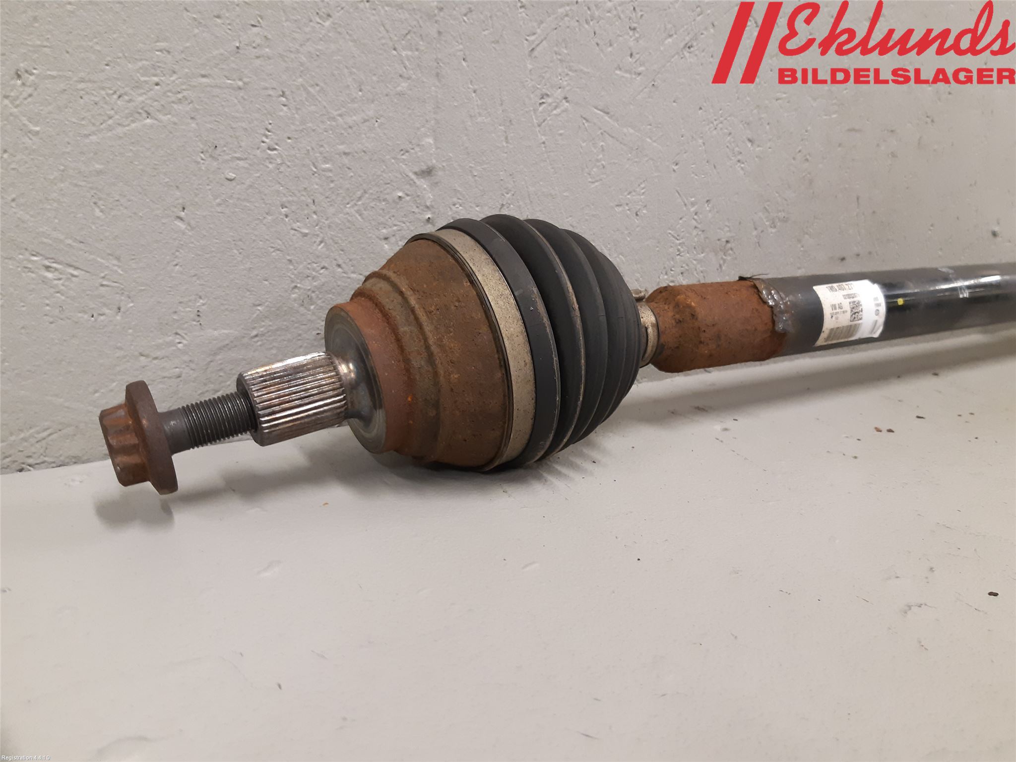 Volkswagen VW CADDY 16-20 Drivaxel Fram Höger