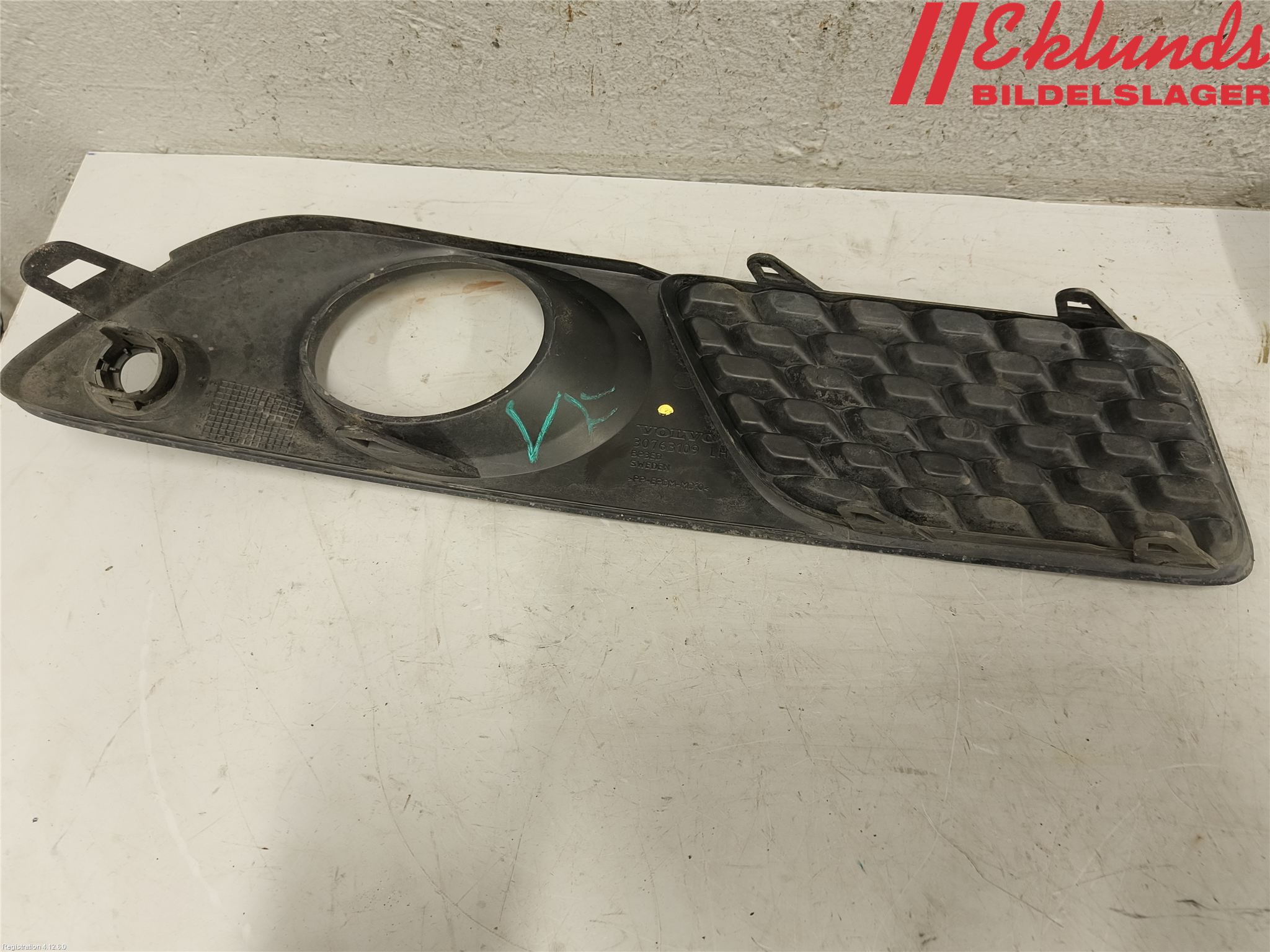 Volvo V70 08-13 Dimljussarg Fram