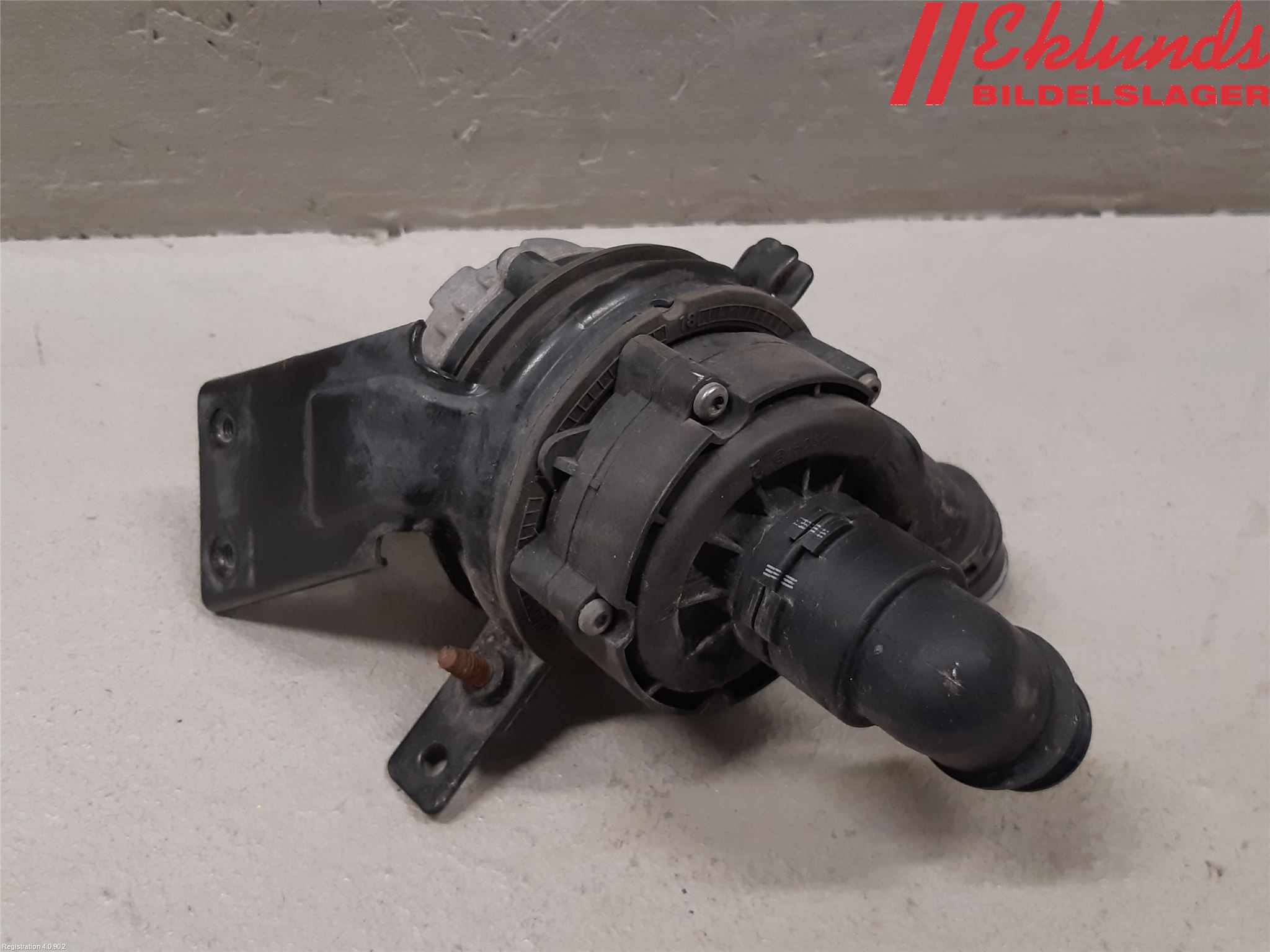 Mercedes-Benz MB E-KLASS (W213) 16-23 Vattenpump