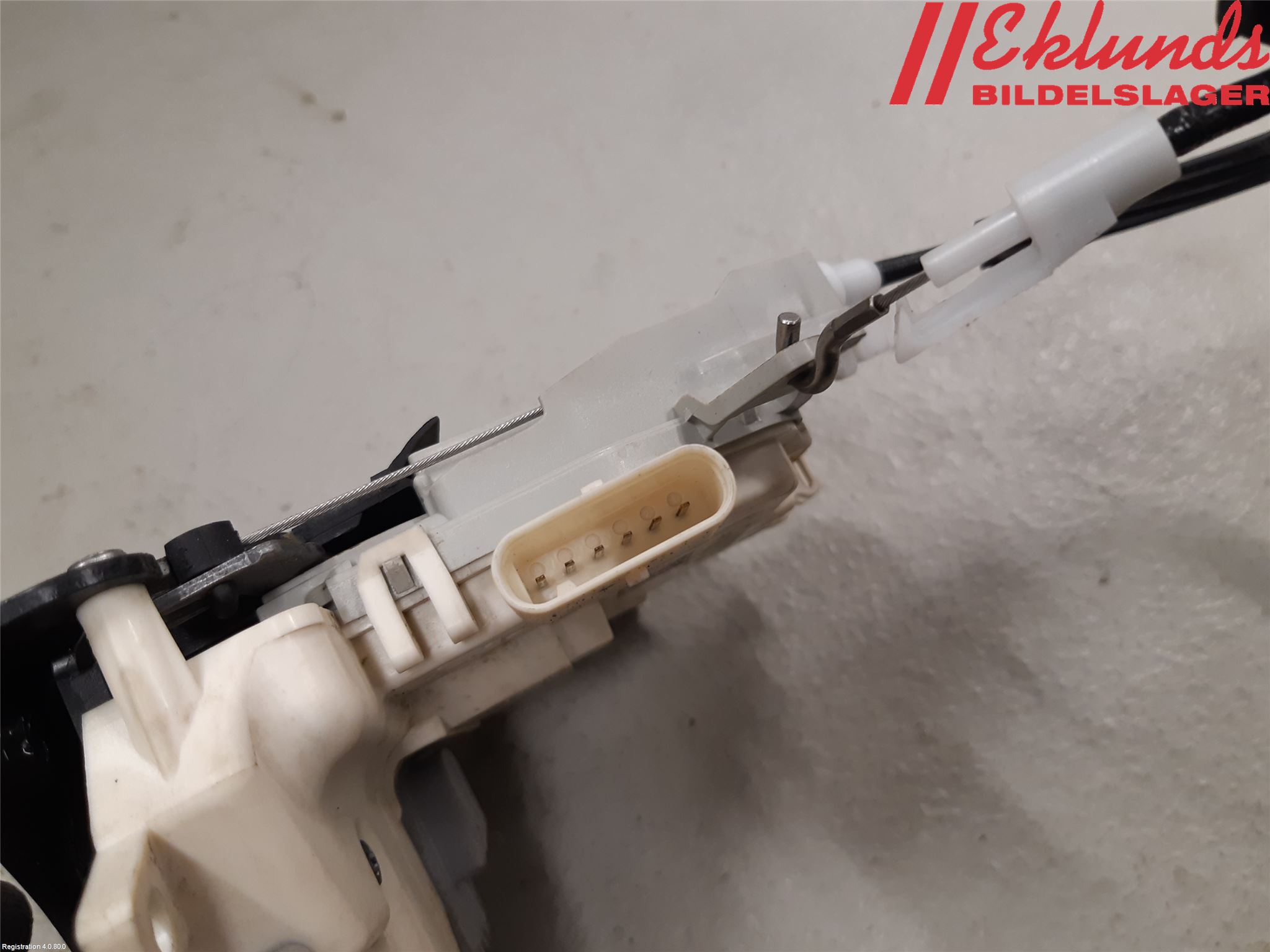 Audi A4 ALLROAD 09-16 Låskista-Dörrlås