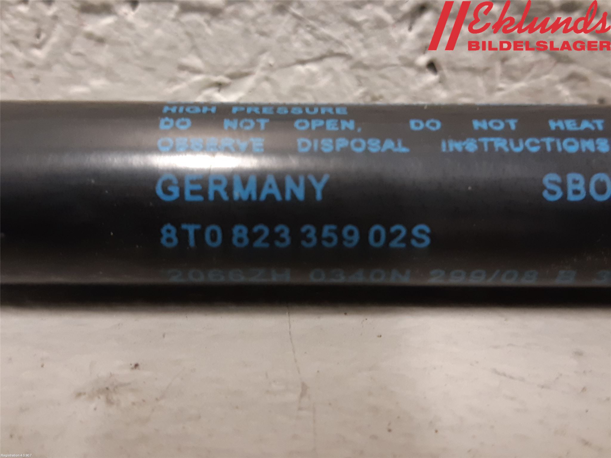 Audi A4/S4 08-11 Gasfjäder Motorhuv