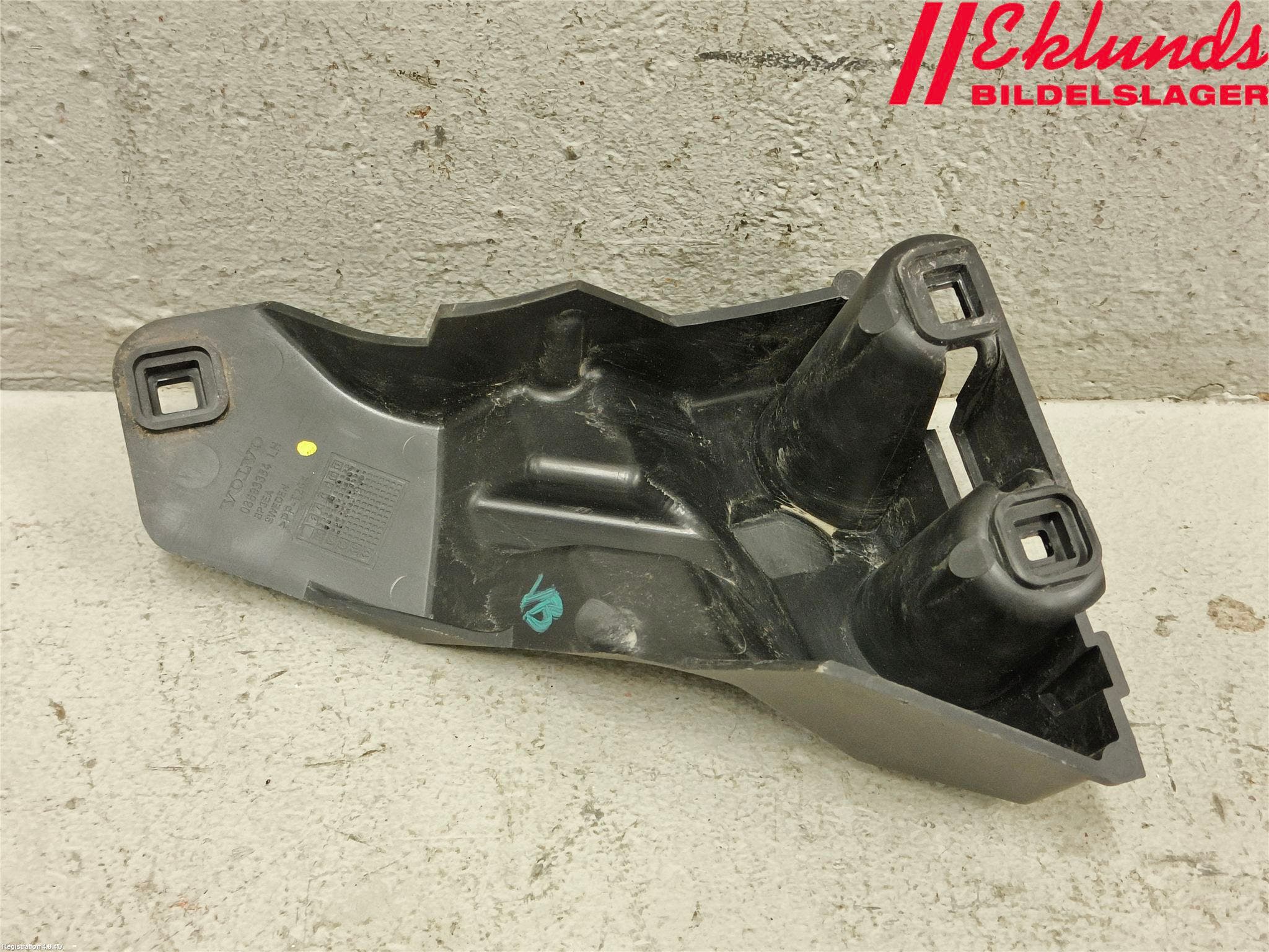 Volvo V70 05-08 Stötfångarfäste Bak Vä